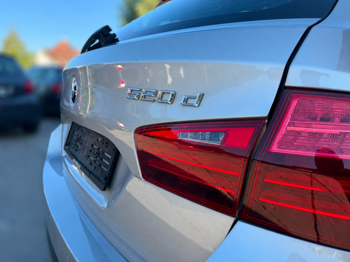 BMW 520d Touring xDrive Luxury Line Steptronic-image-12