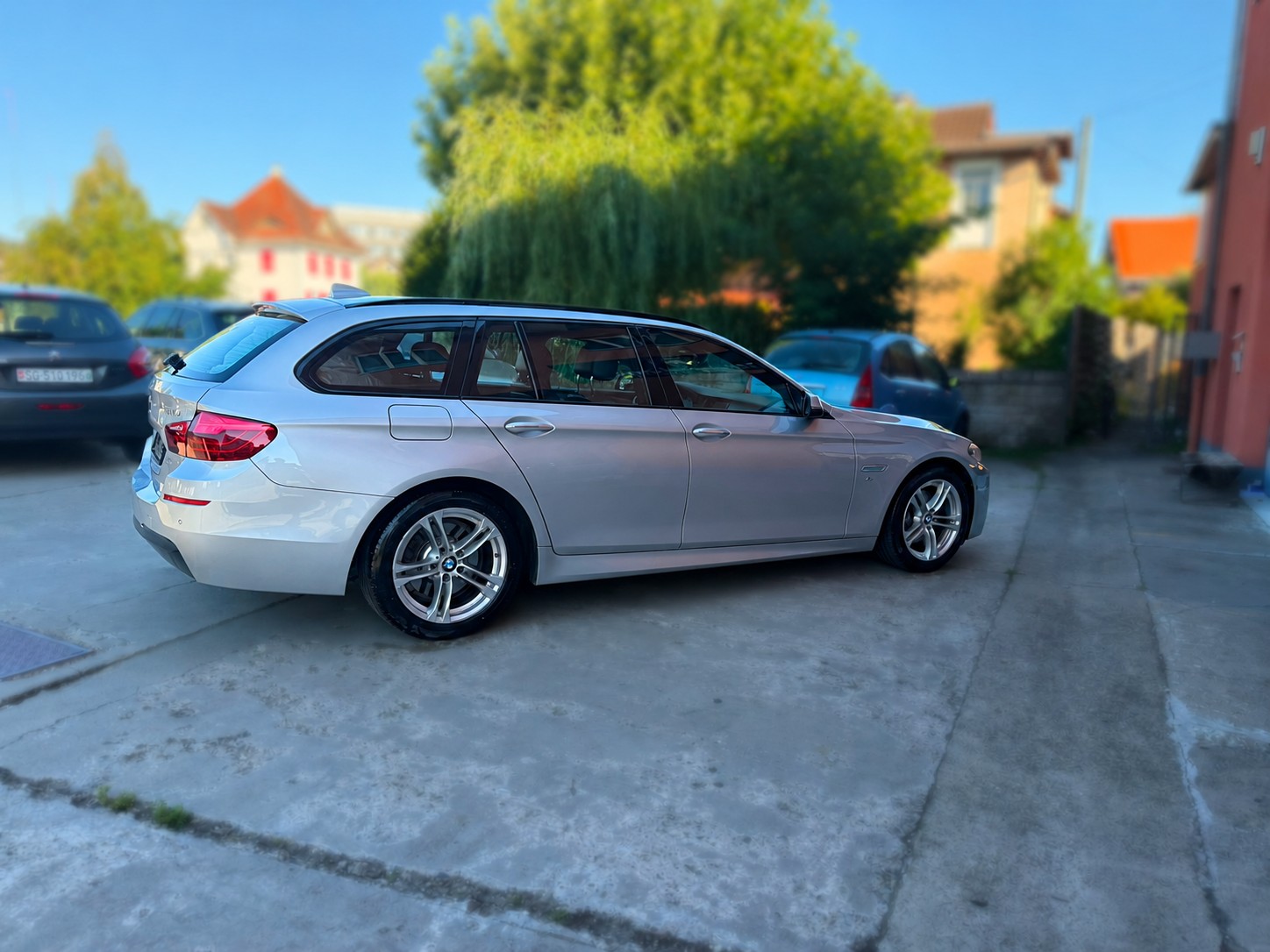 BMW 520d Touring xDrive Luxury Line Steptronic-image-7