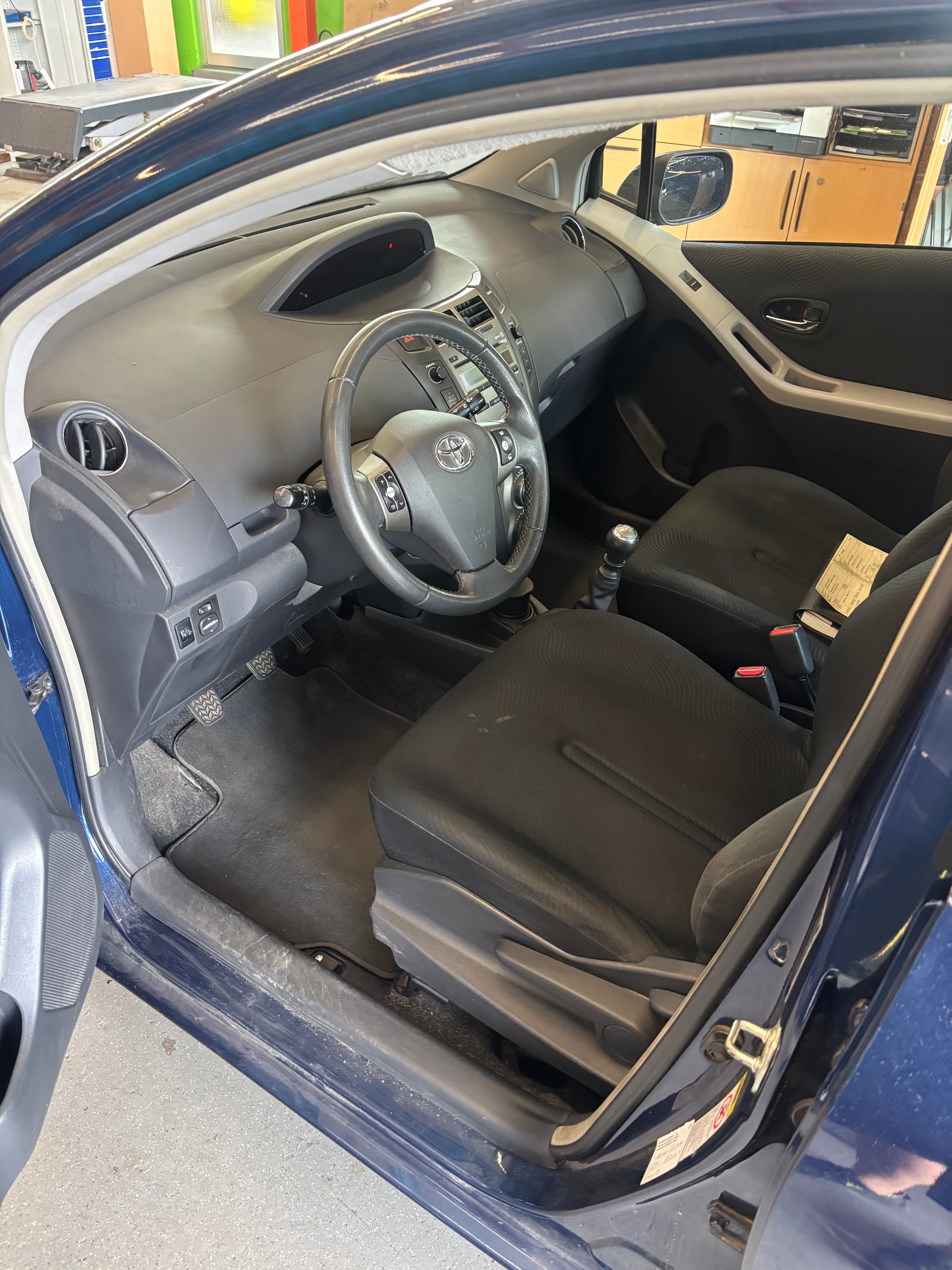 TOYOTA Yaris 1.33 Linea Luna-image-9