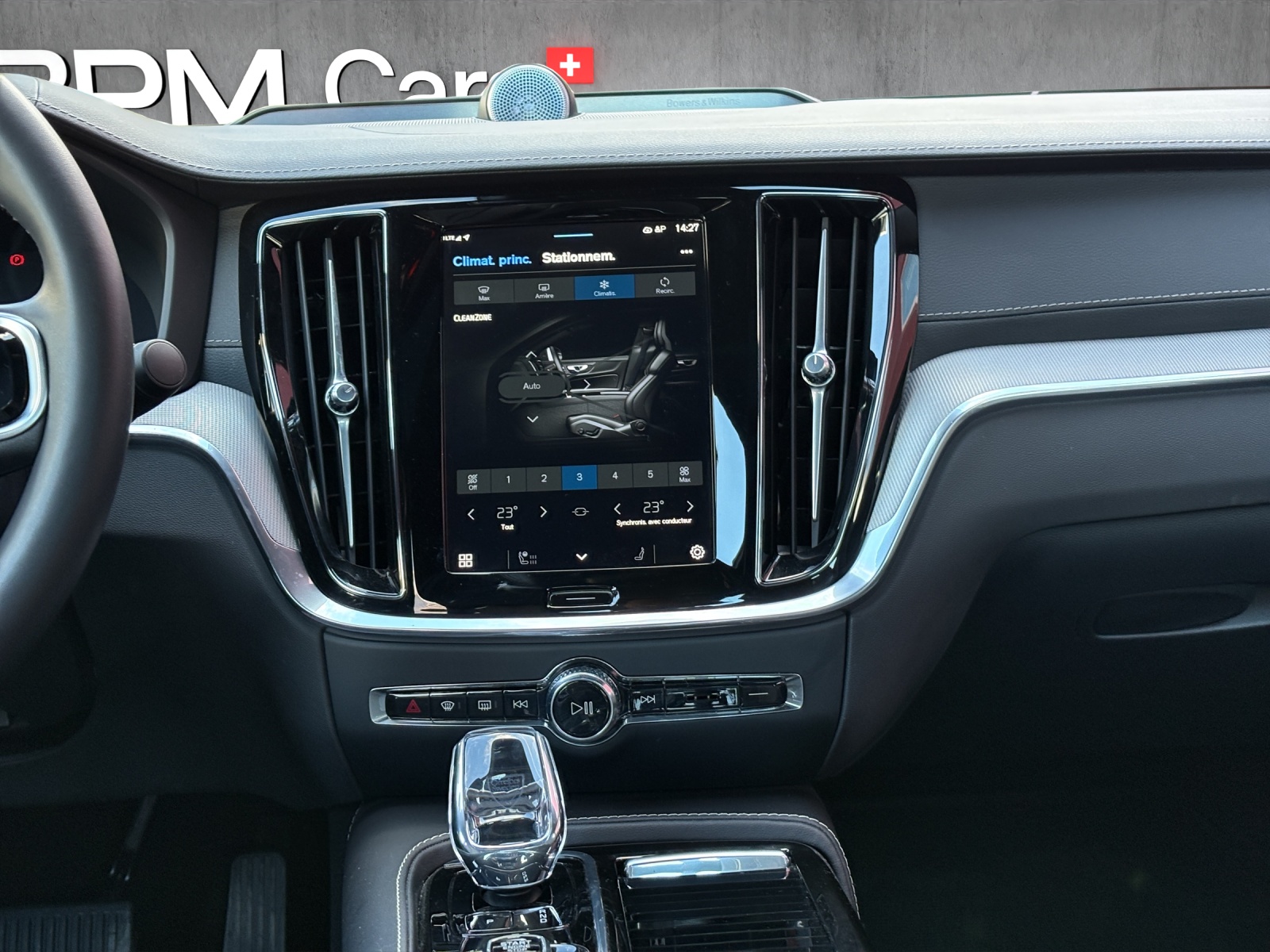 VOLVO S60 2.0 T8 TE Ultimate Dark eAWD-image-10