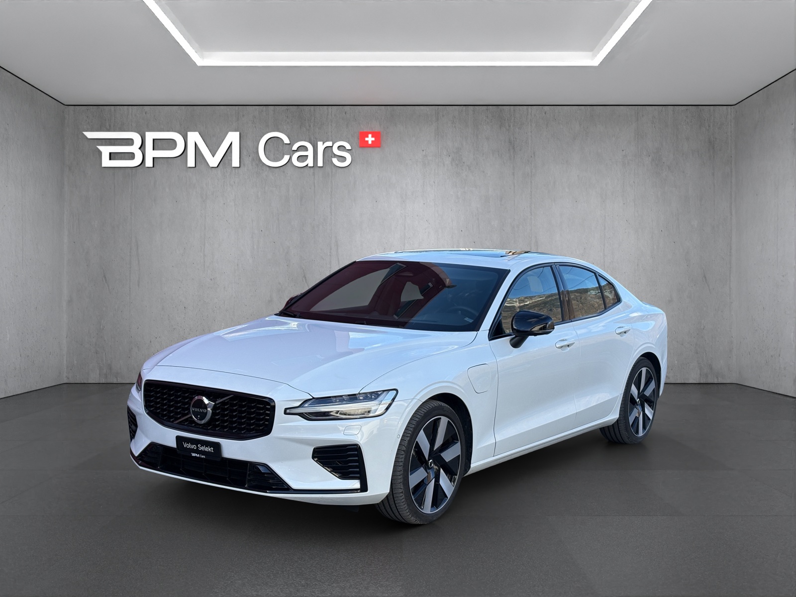 VOLVO S60 2.0 T8 TE Ultimate Dark eAWD-image-0