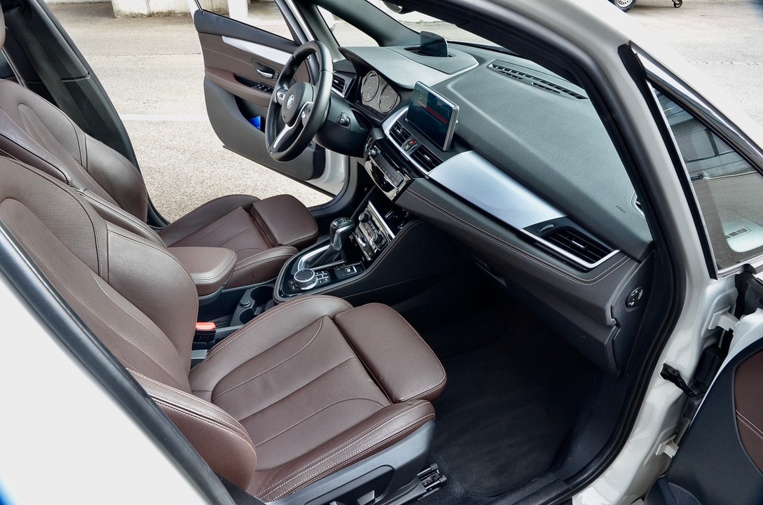 BMW 225xe iPerformance Active Tourer Steptronic M Sport-image-16