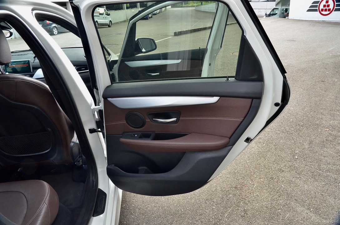 BMW 225xe iPerformance Active Tourer Steptronic M Sport-image-18