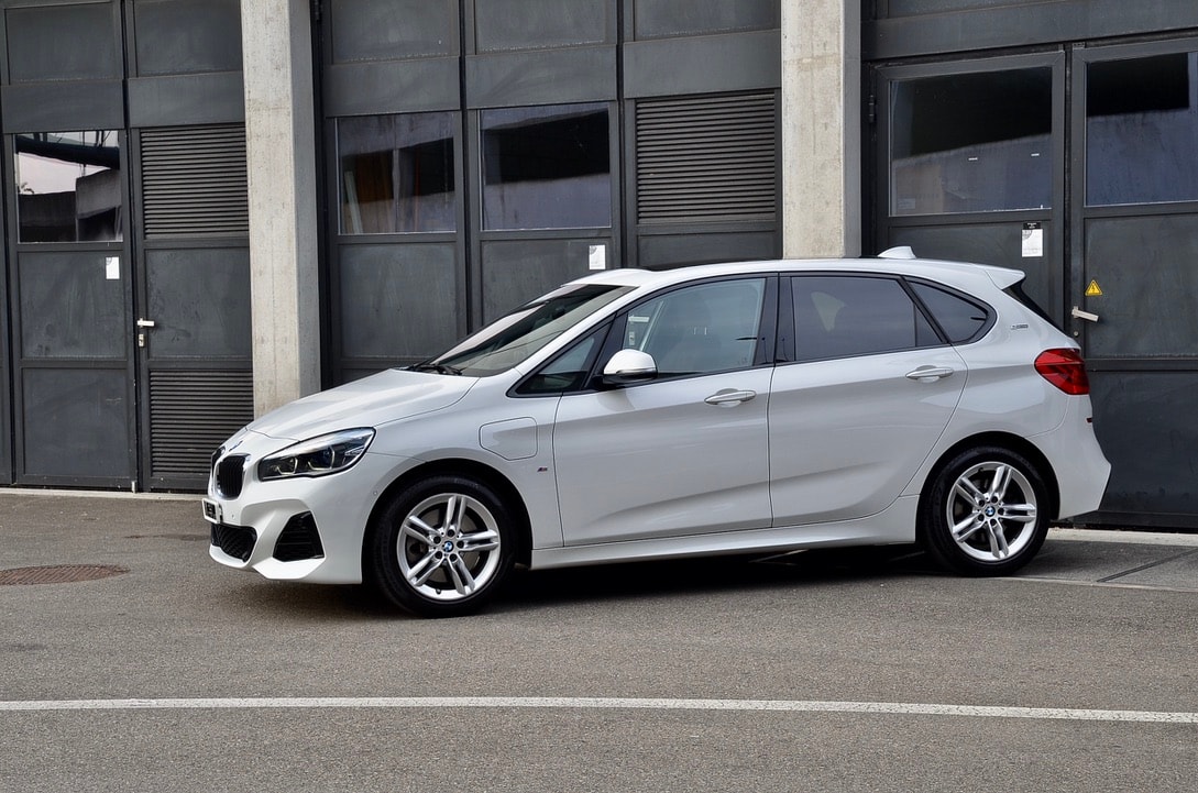 BMW 225xe iPerformance Active Tourer Steptronic M Sport-image-4