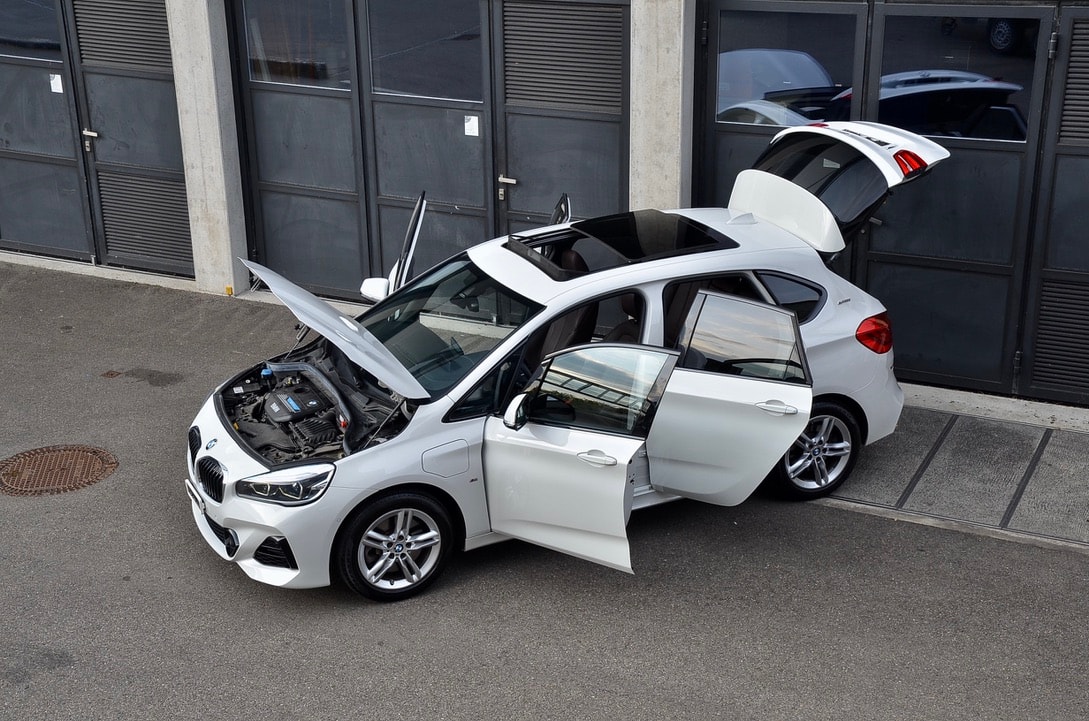 BMW 225xe iPerformance Active Tourer Steptronic M Sport-image-8