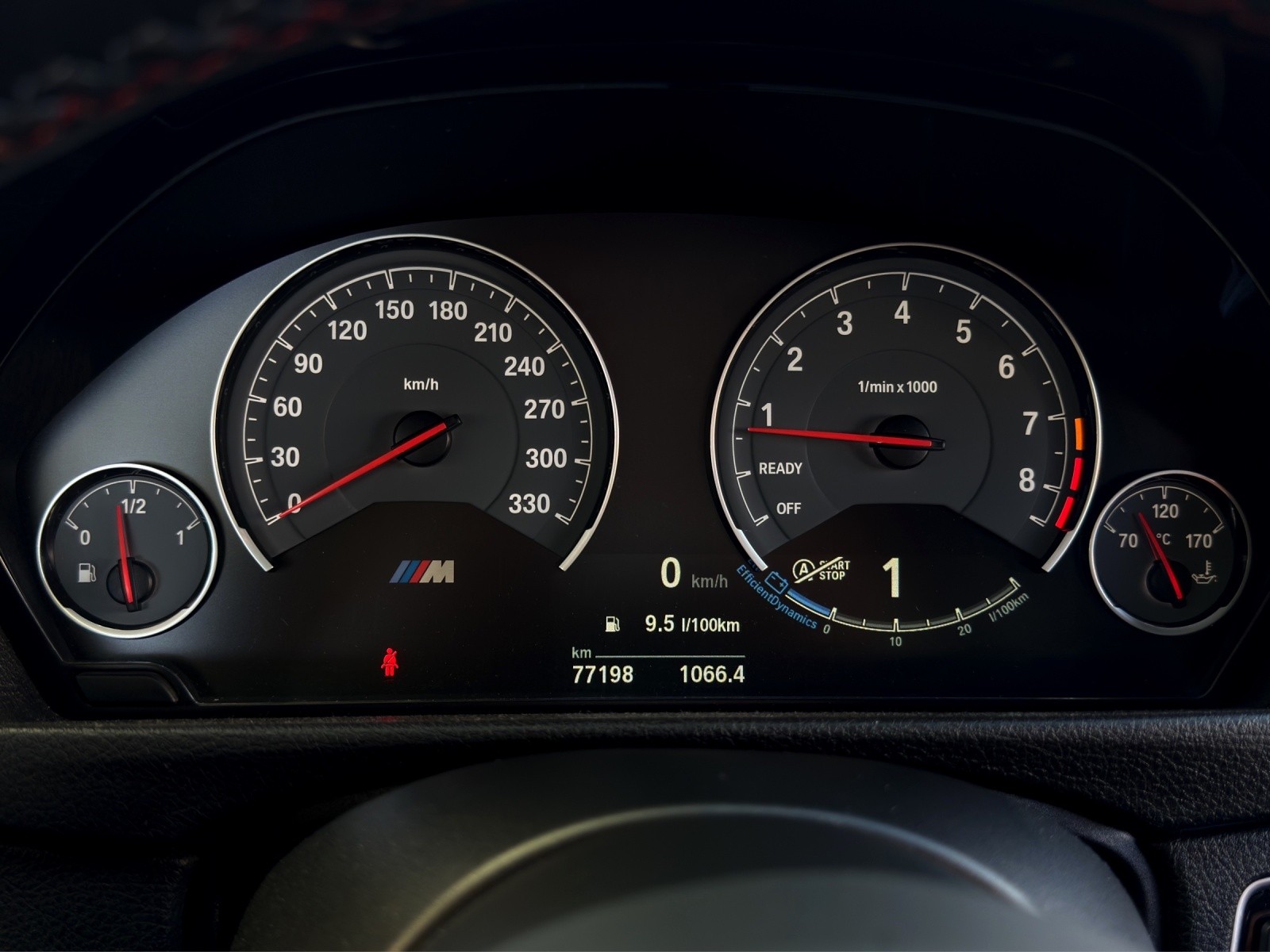 BMW M4 Coupé-image-16