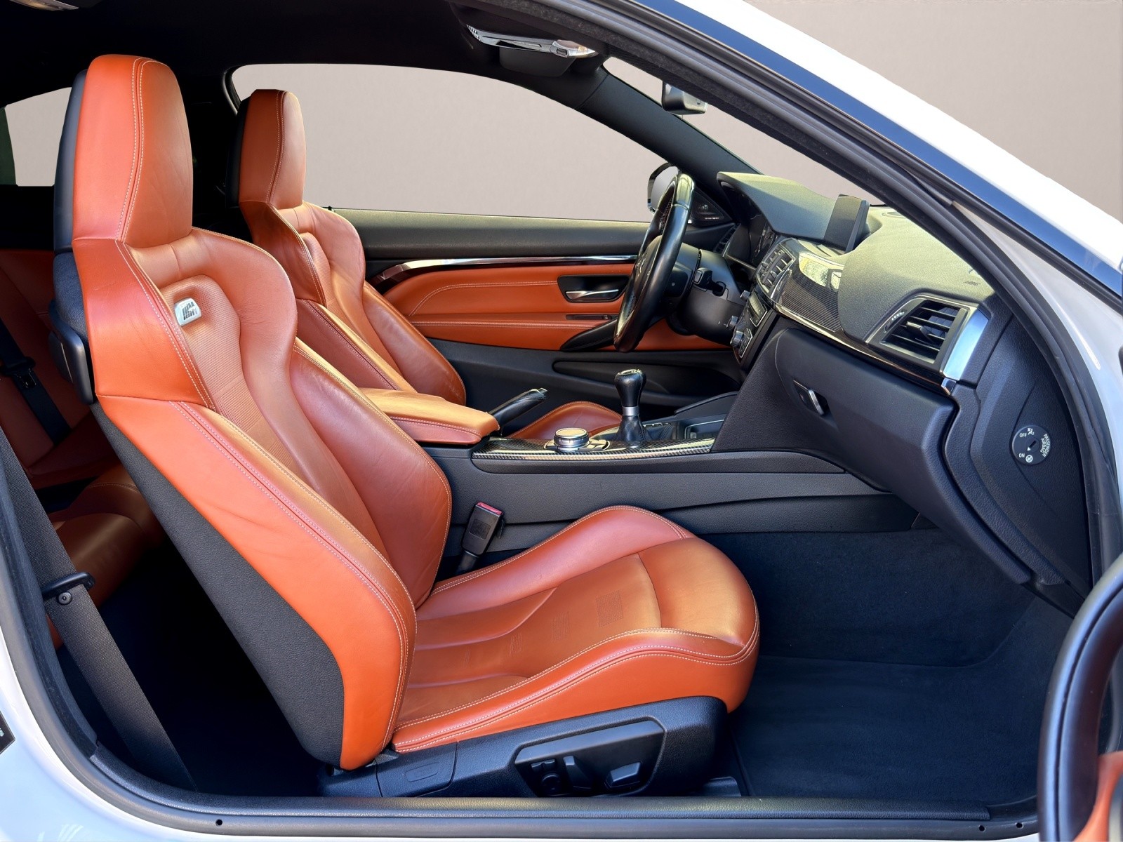 BMW M4 Coupé-image-11