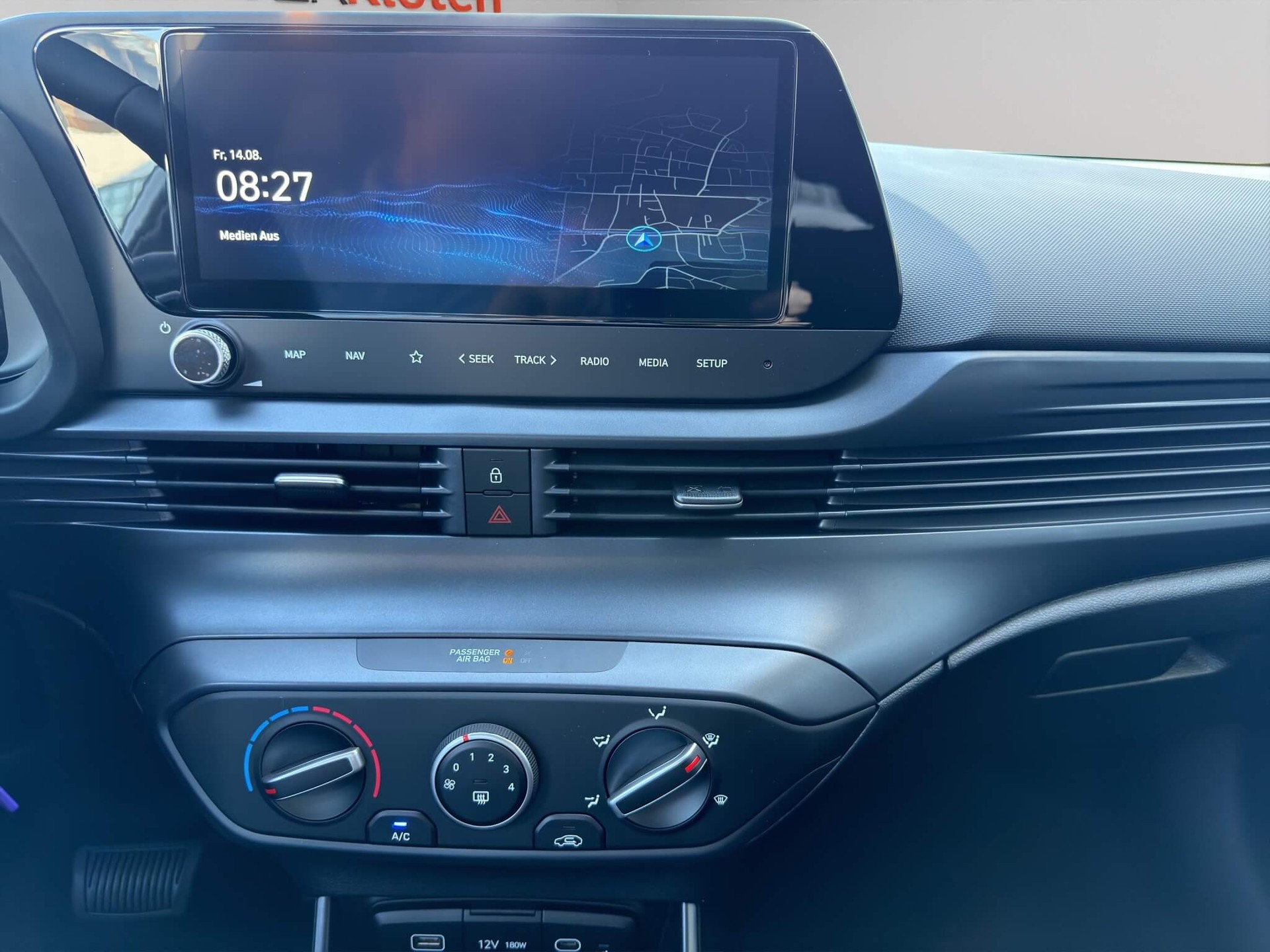 HYUNDAI i20 1.0 T-GDi Amplia Go-image-9