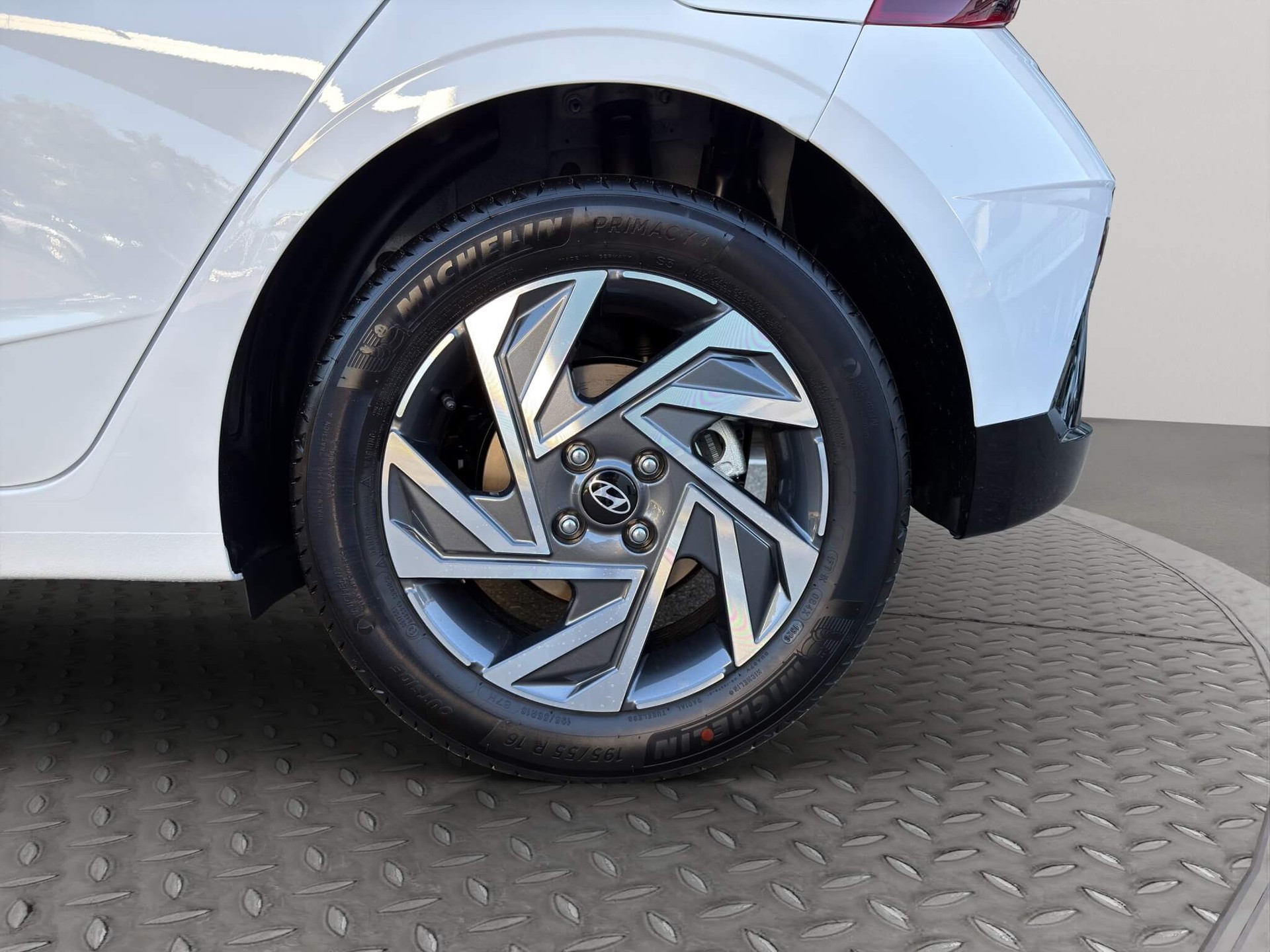HYUNDAI i20 1.0 T-GDi Amplia Go-image-5
