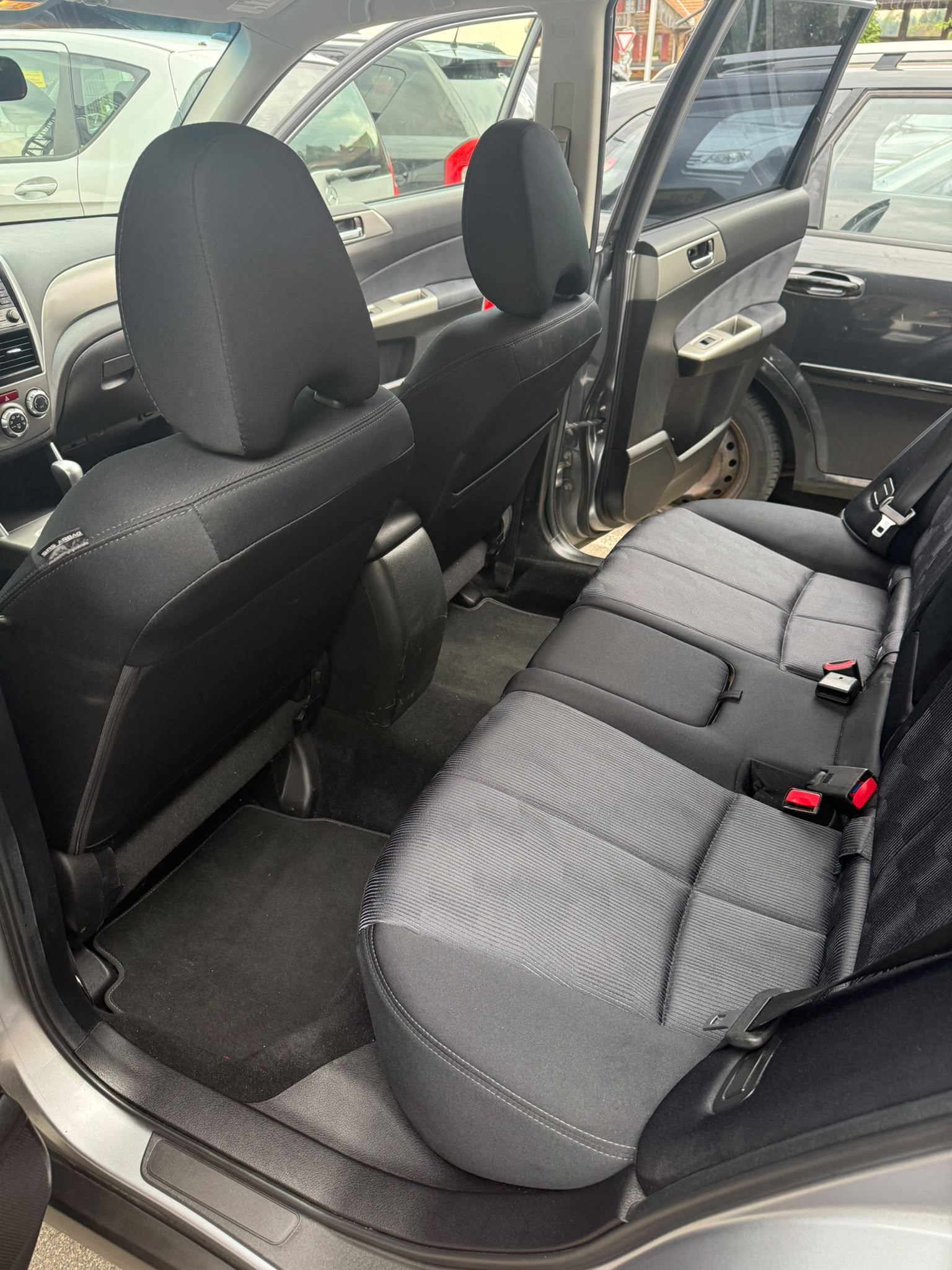 SUBARU Forester 2.0XS Comfort Celebration Automatic-image-8