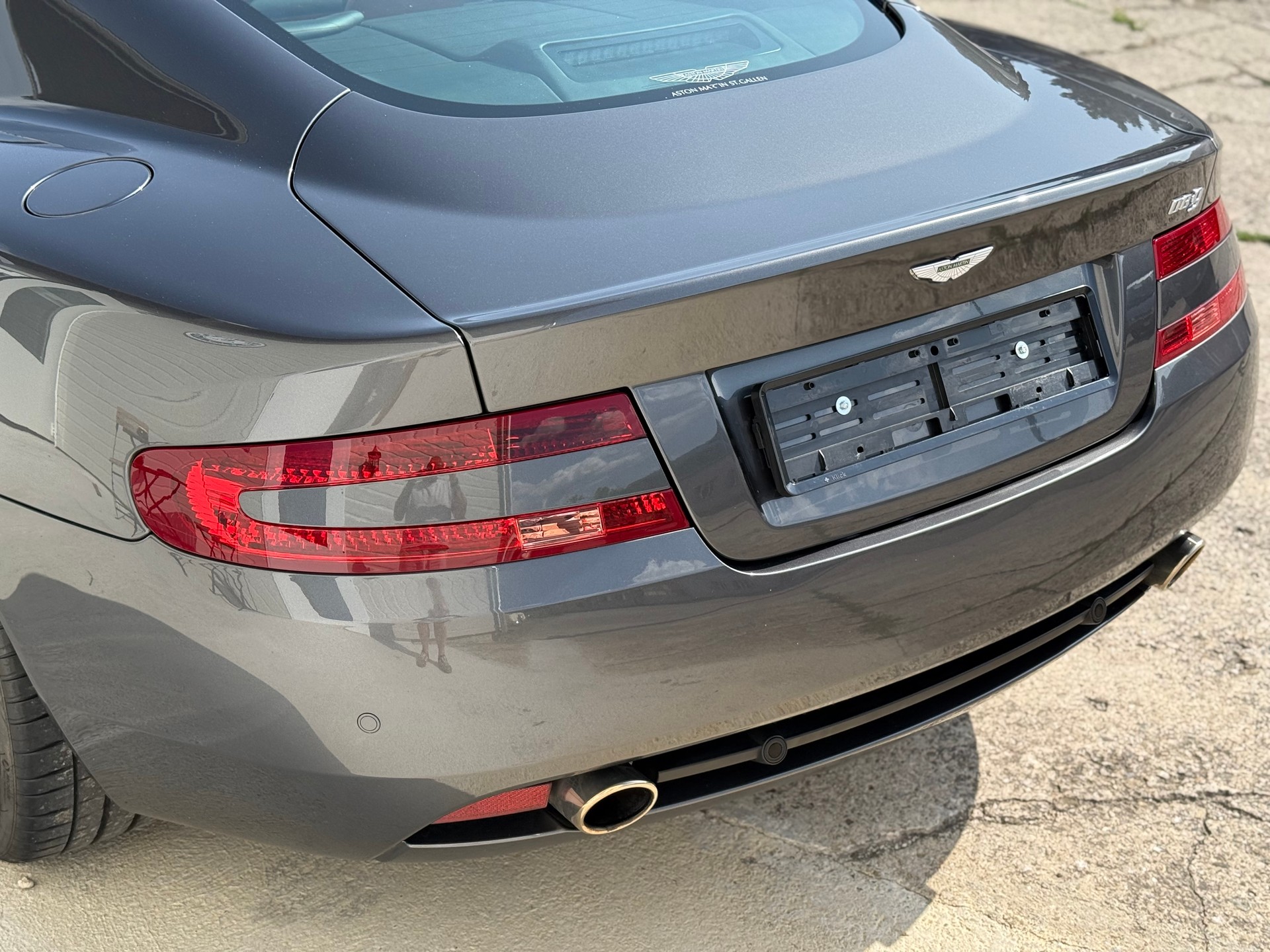ASTON MARTIN 5.9 V12-image-2