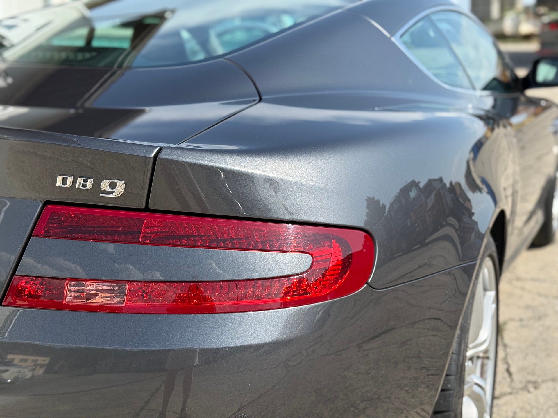 ASTON MARTIN 5.9 V12-image-4