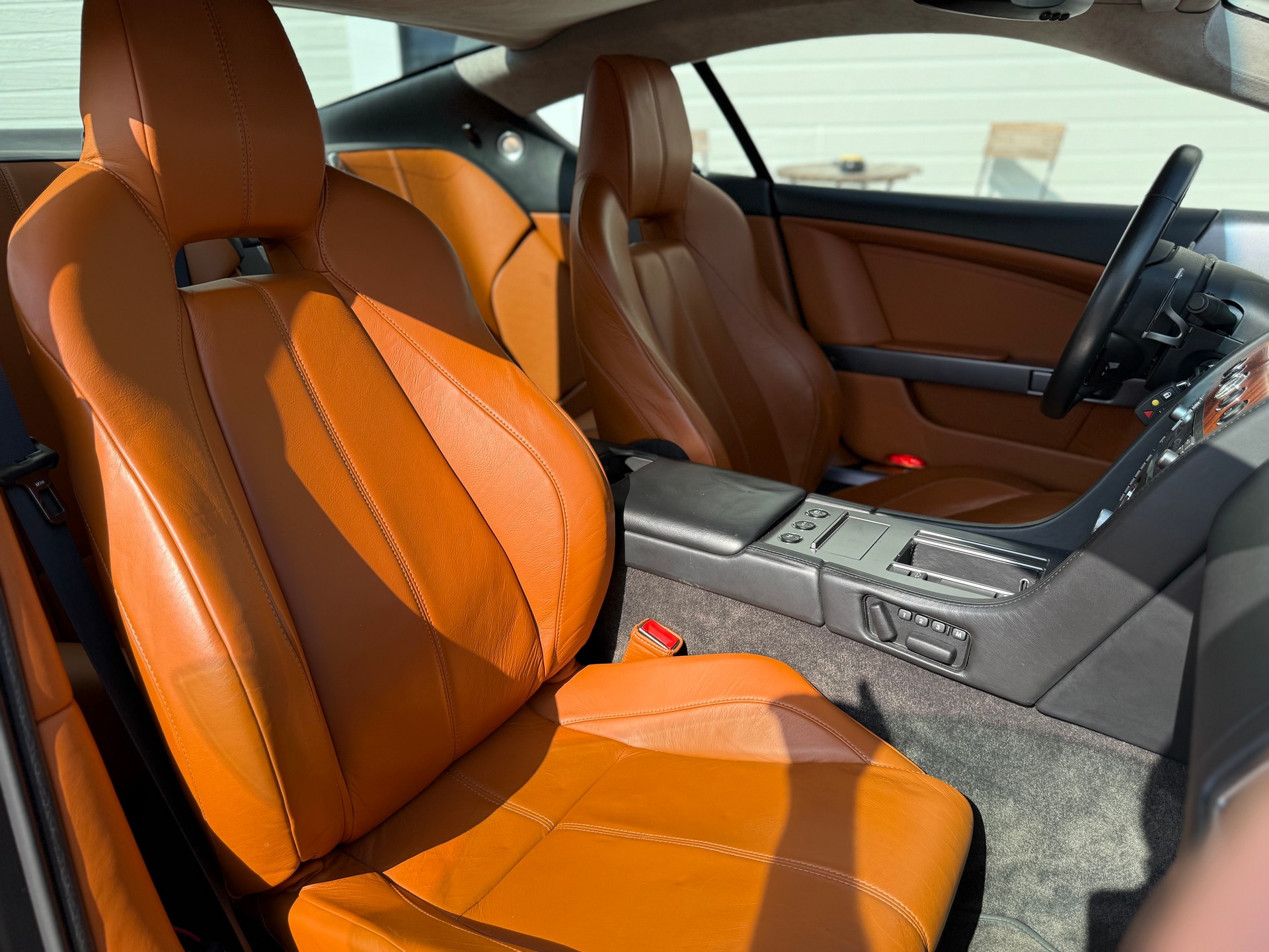 ASTON MARTIN 5.9 V12-image-8