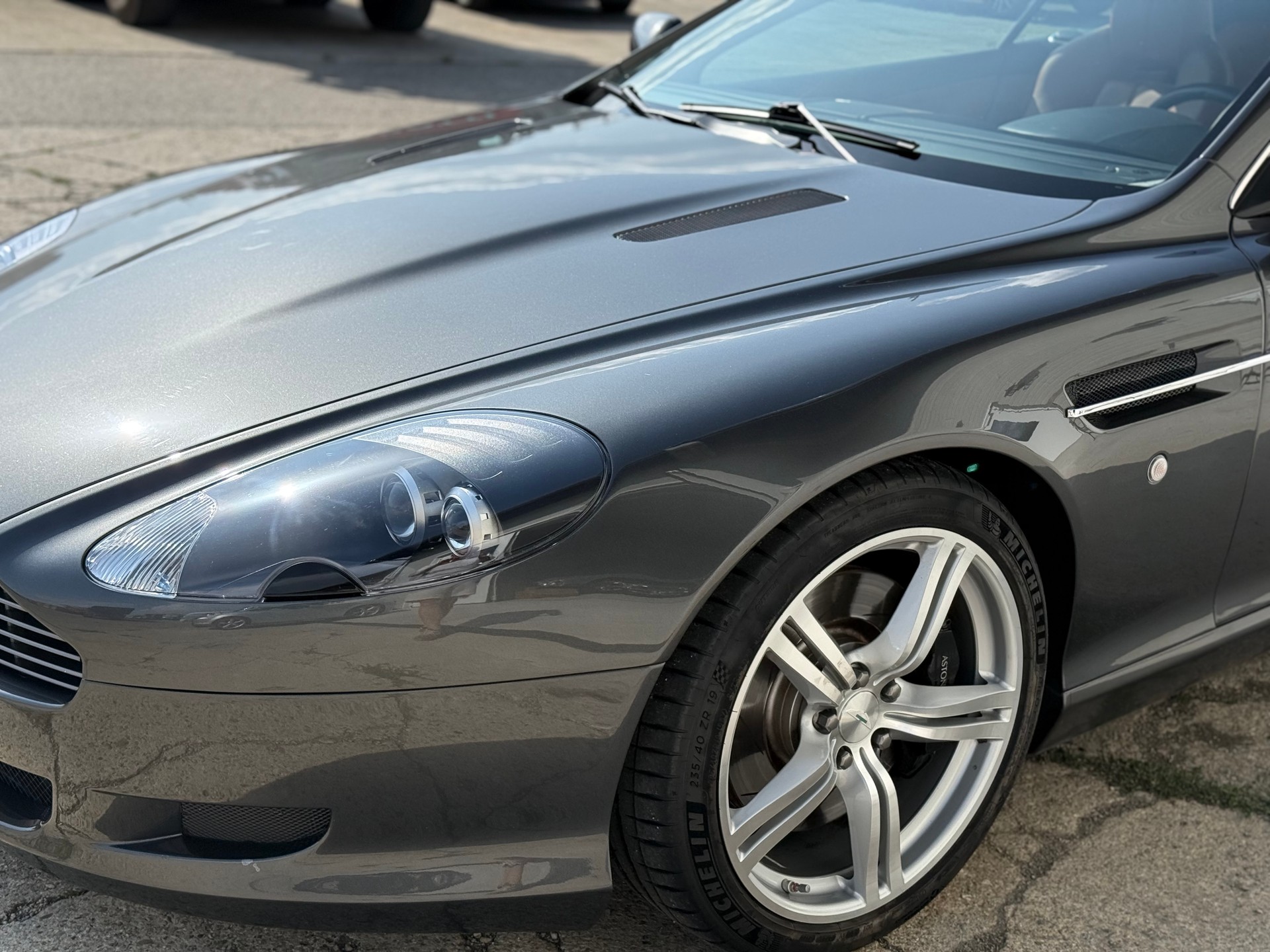 ASTON MARTIN 5.9 V12-image-1