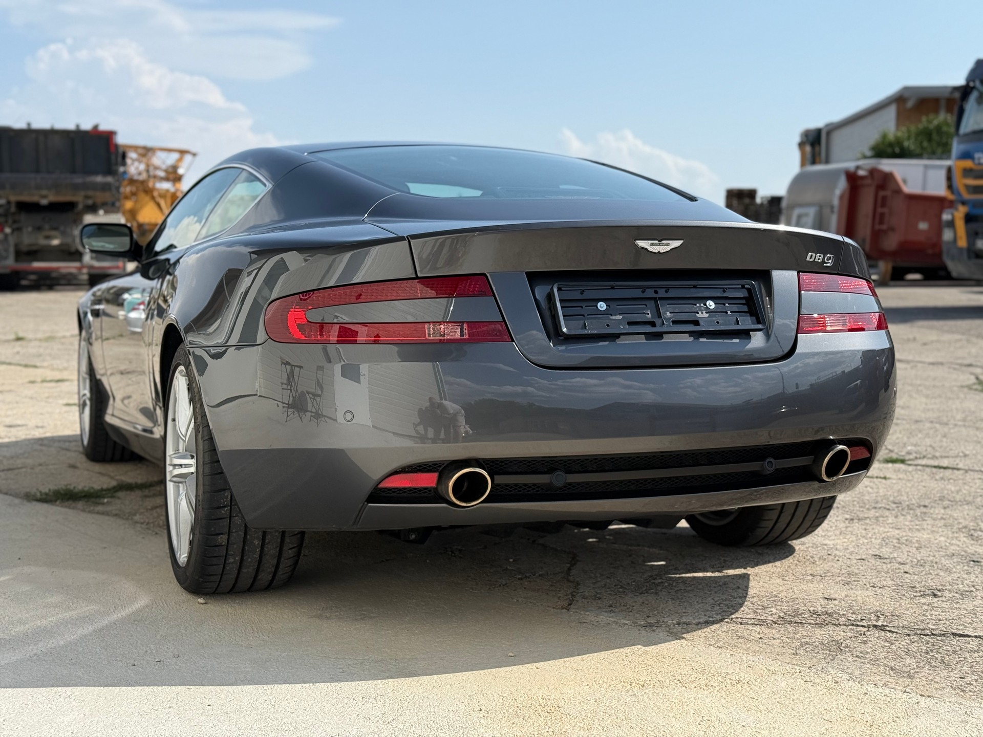 ASTON MARTIN 5.9 V12-image-5
