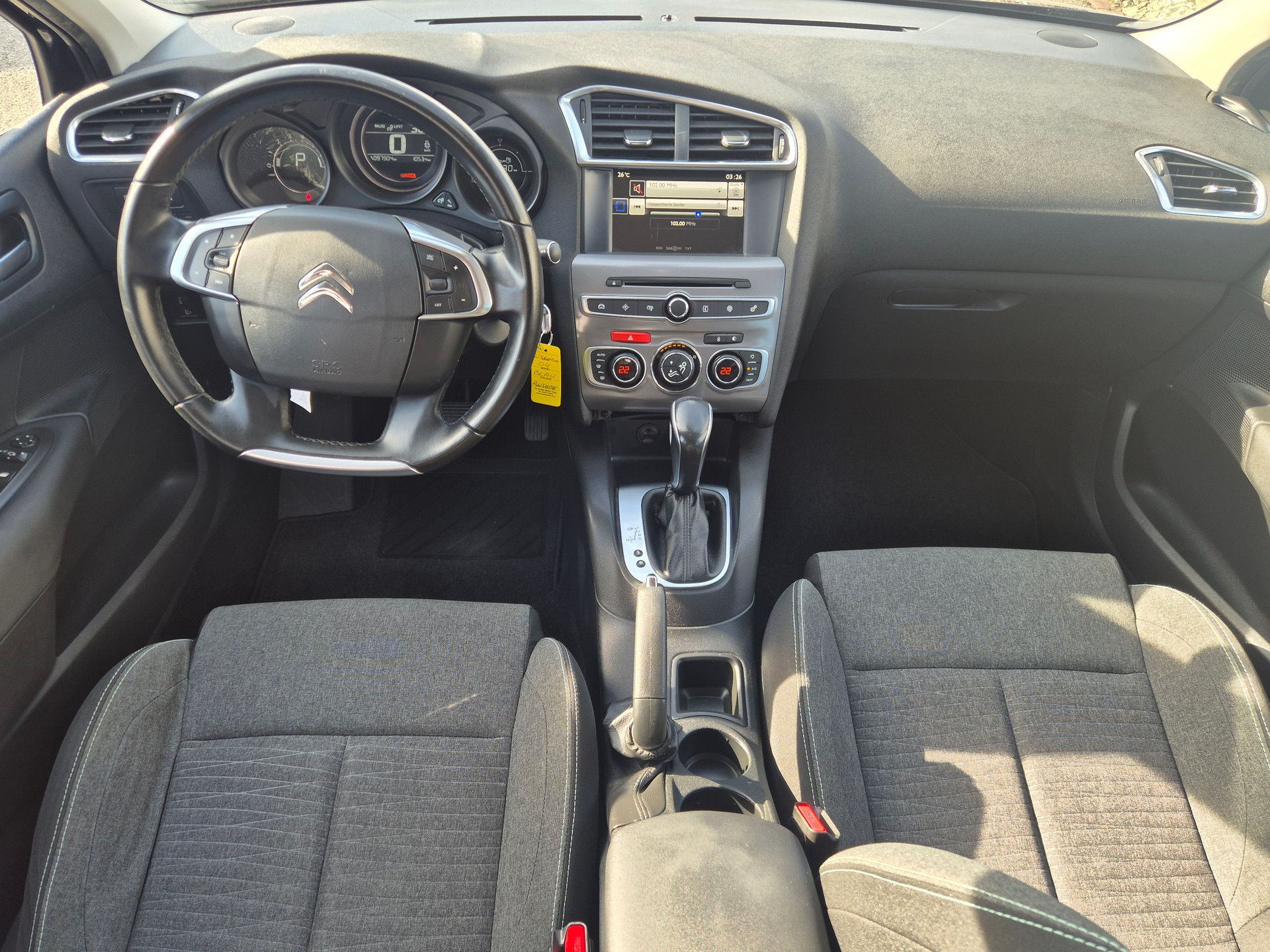 CITROEN C4 1.2 Pure Tech Feel Automatic-image-5