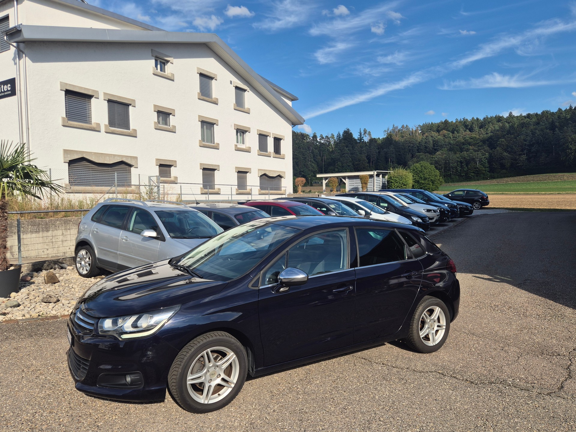 CITROEN C4 1.2 Pure Tech Feel Automatic-image-12