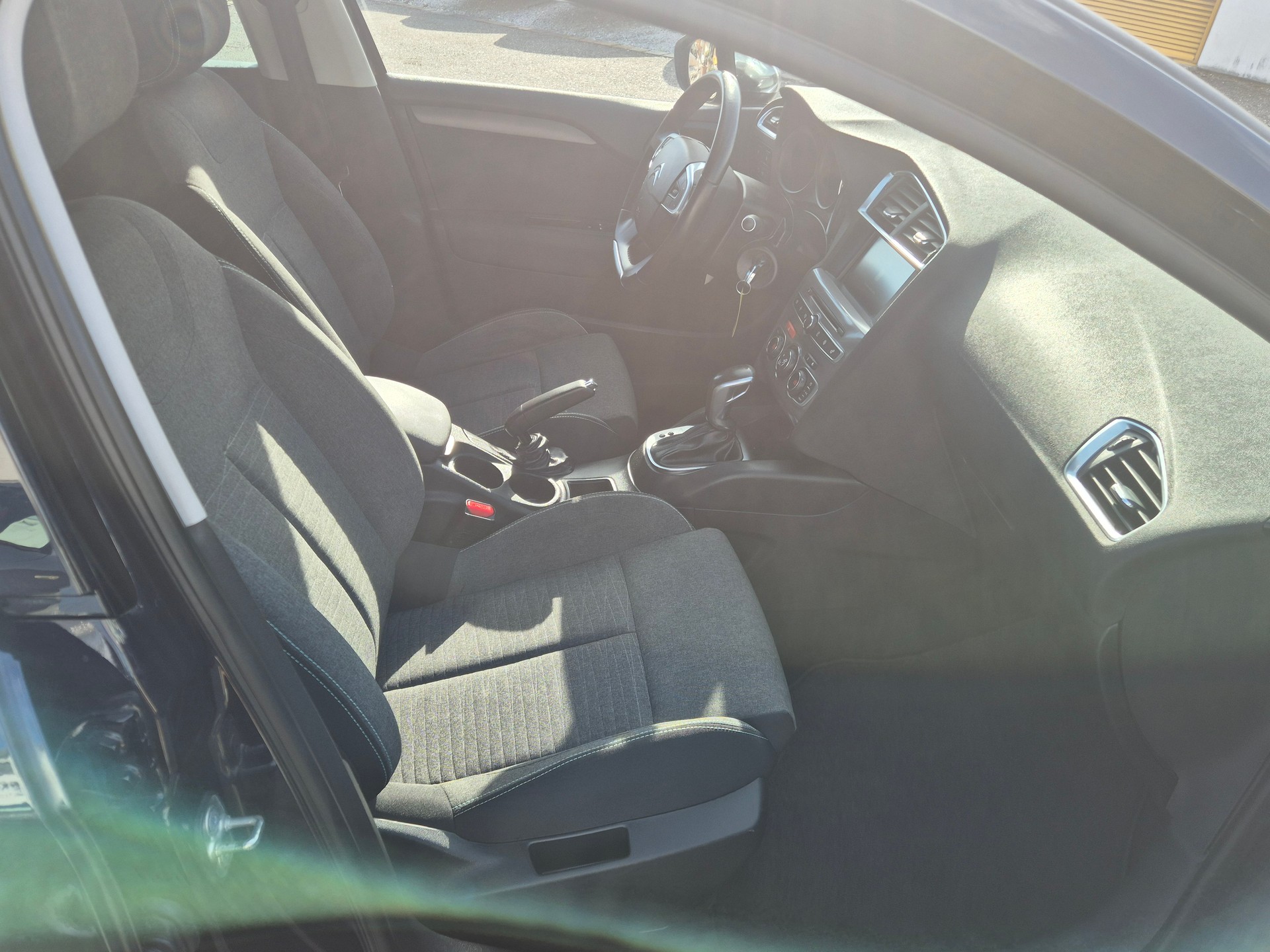 CITROEN C4 1.2 Pure Tech Feel Automatic-image-8
