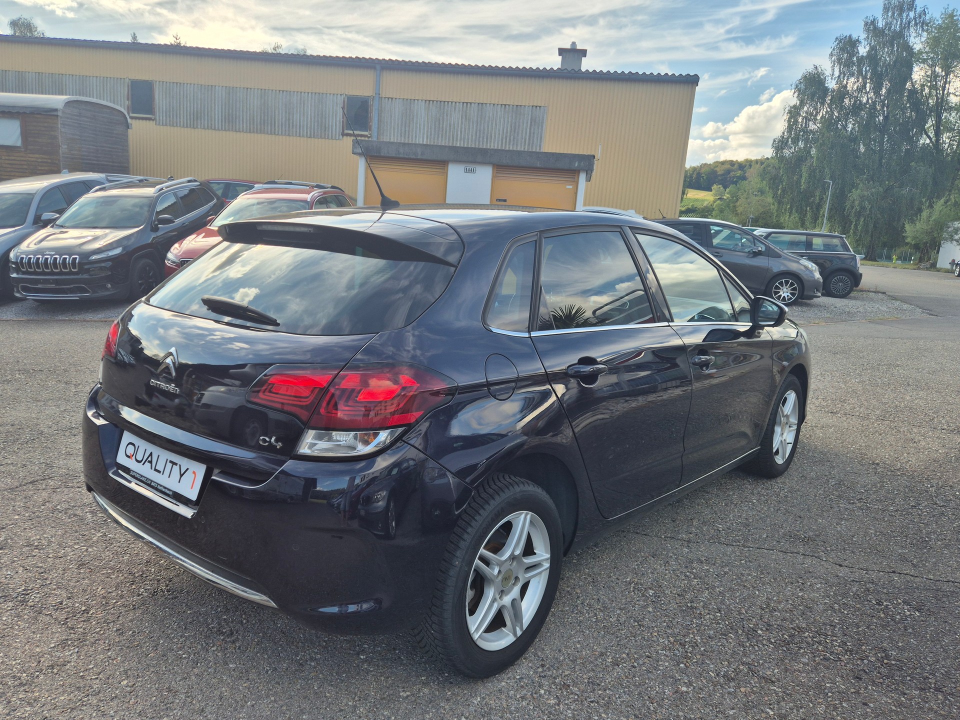 CITROEN C4 1.2 Pure Tech Feel Automatic-image-2