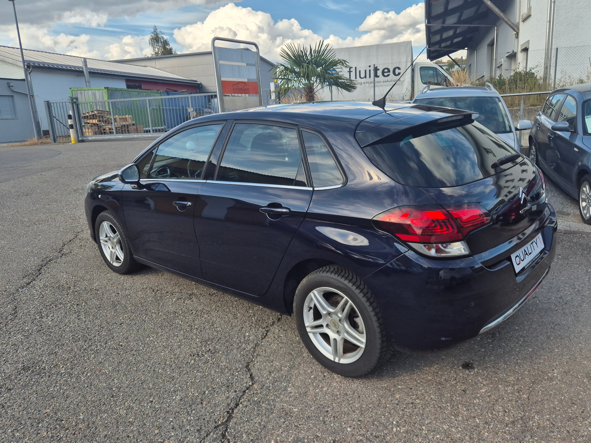 CITROEN C4 1.2 Pure Tech Feel Automatic-image-3