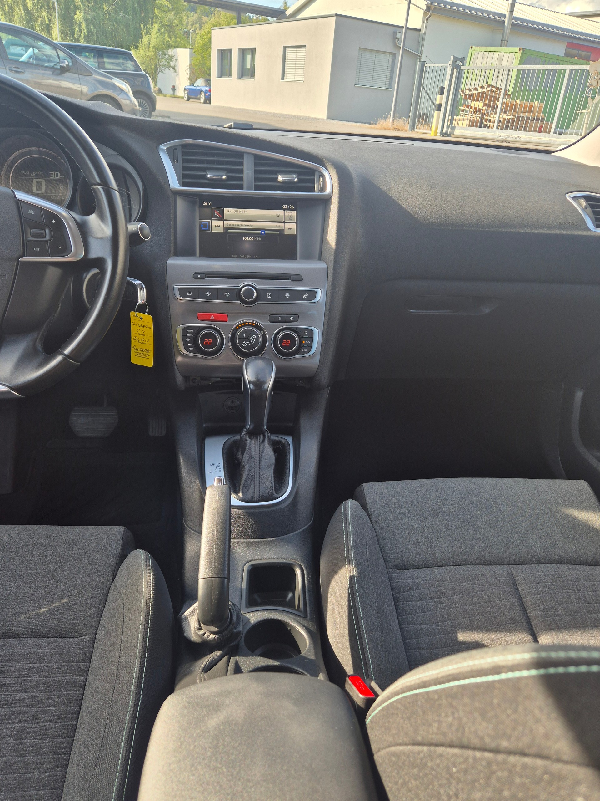 CITROEN C4 1.2 Pure Tech Feel Automatic-image-6