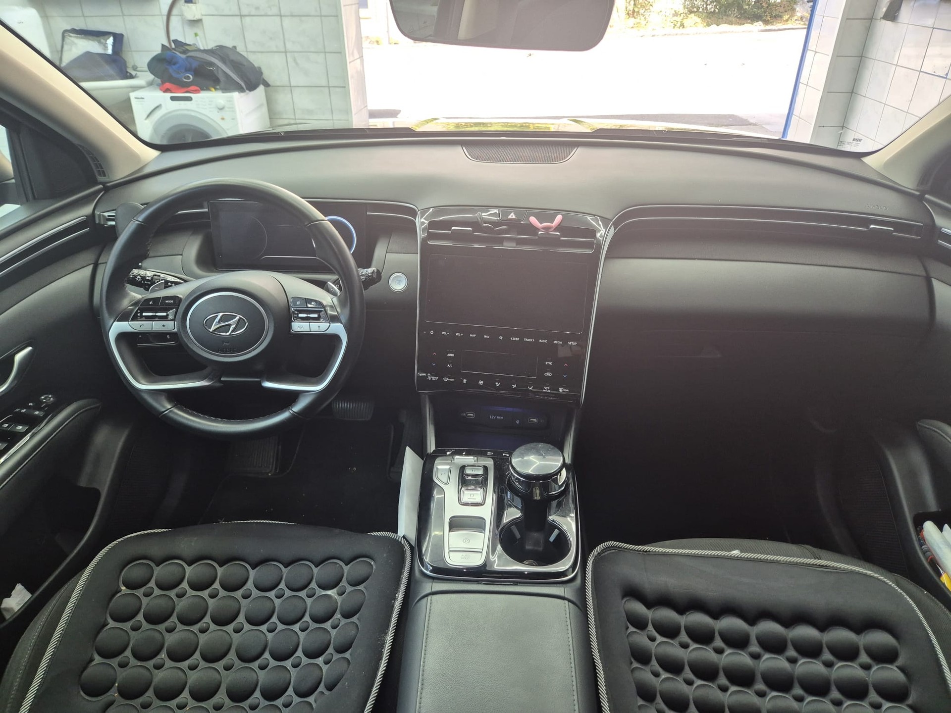 HYUNDAI TUCSON-image-9