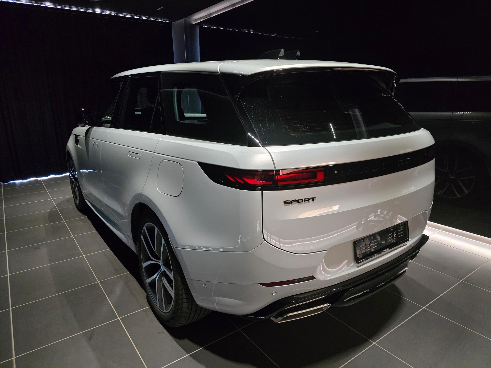 LAND ROVER Range Rover Sport 3.0 I6 P460e SE Dynamic-showroom-element-2