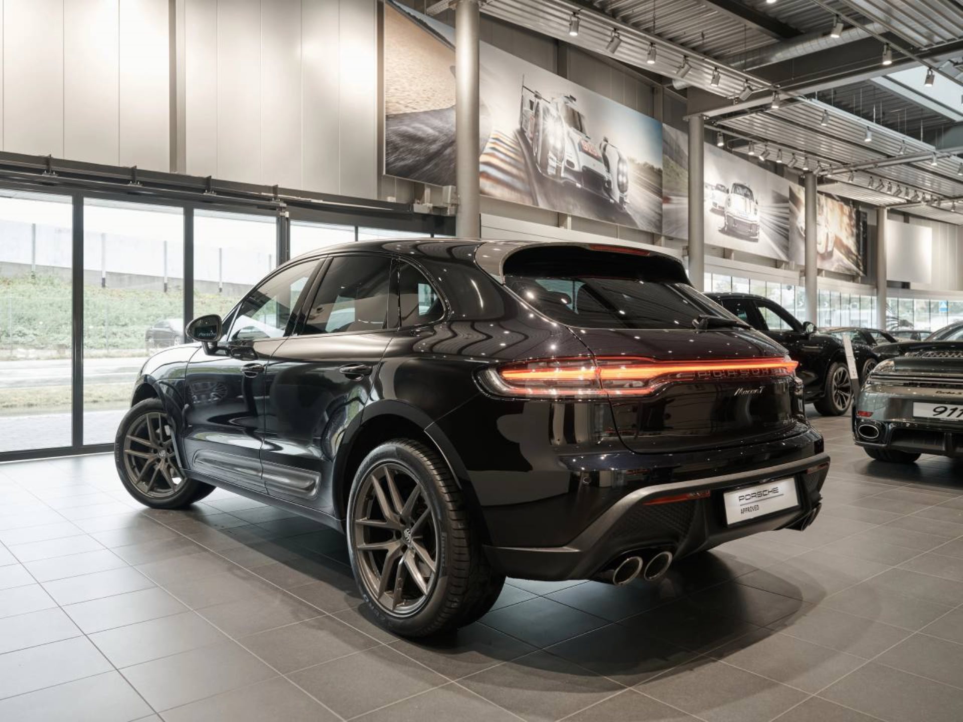 PORSCHE Macan T-image-7