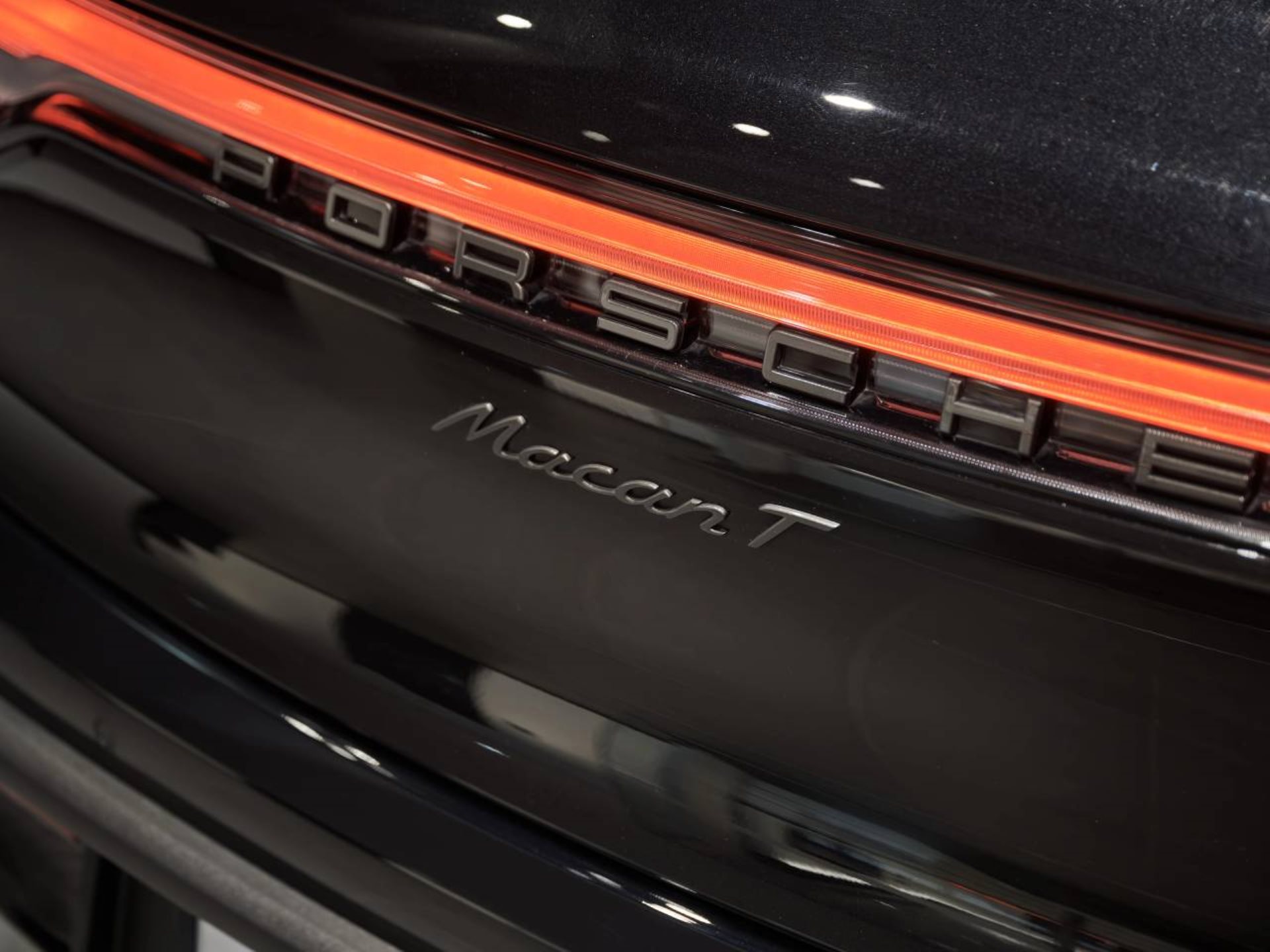 PORSCHE Macan T-image-26
