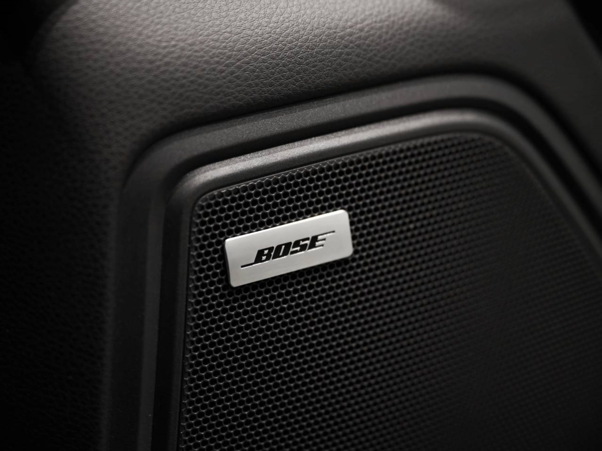 PORSCHE Macan T-image-30