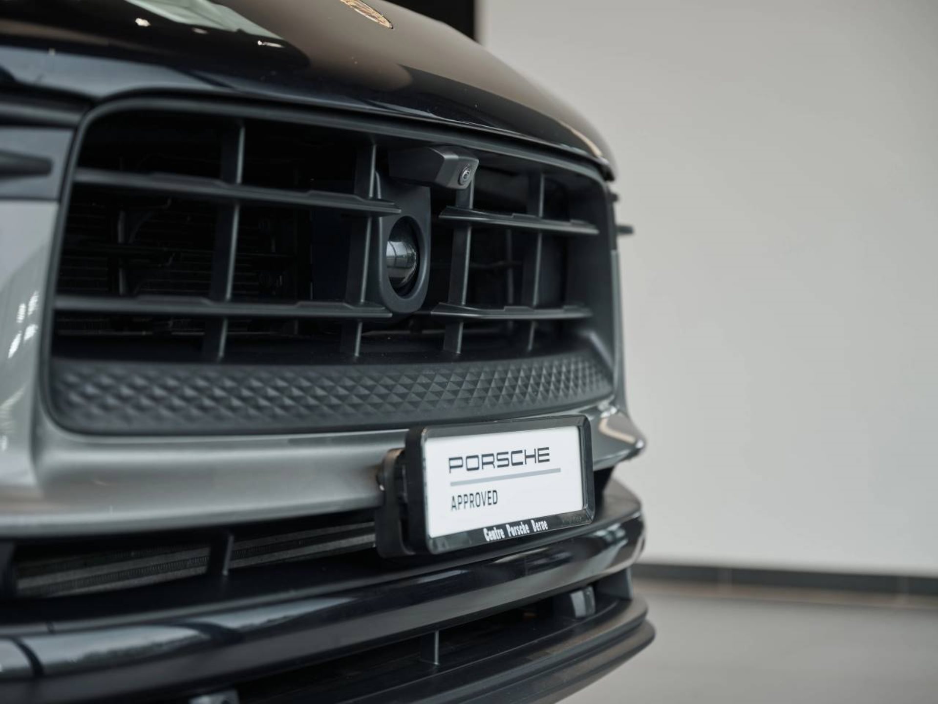 PORSCHE Macan T-image-24