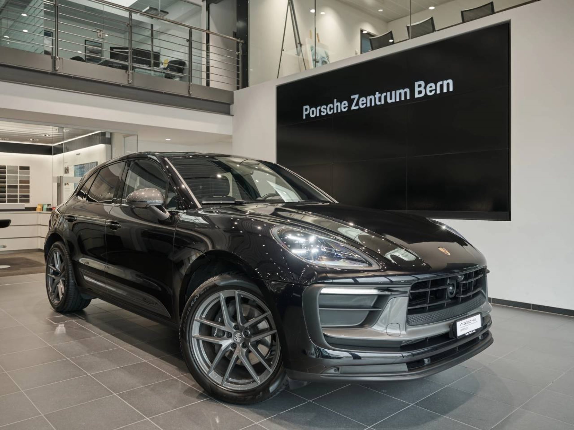 PORSCHE Macan T
