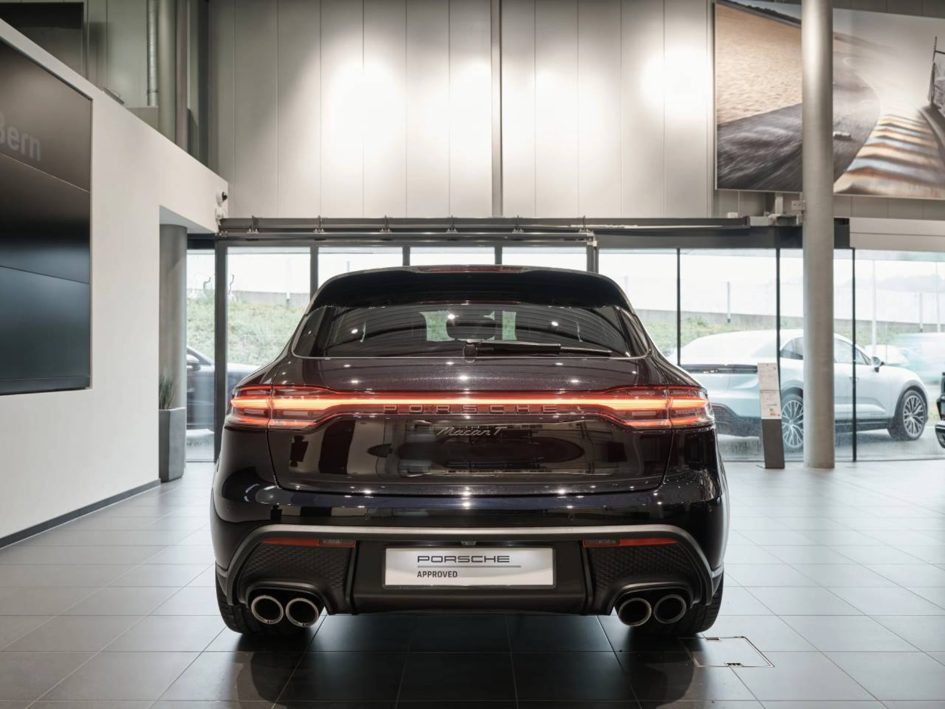 PORSCHE Macan T-image-5