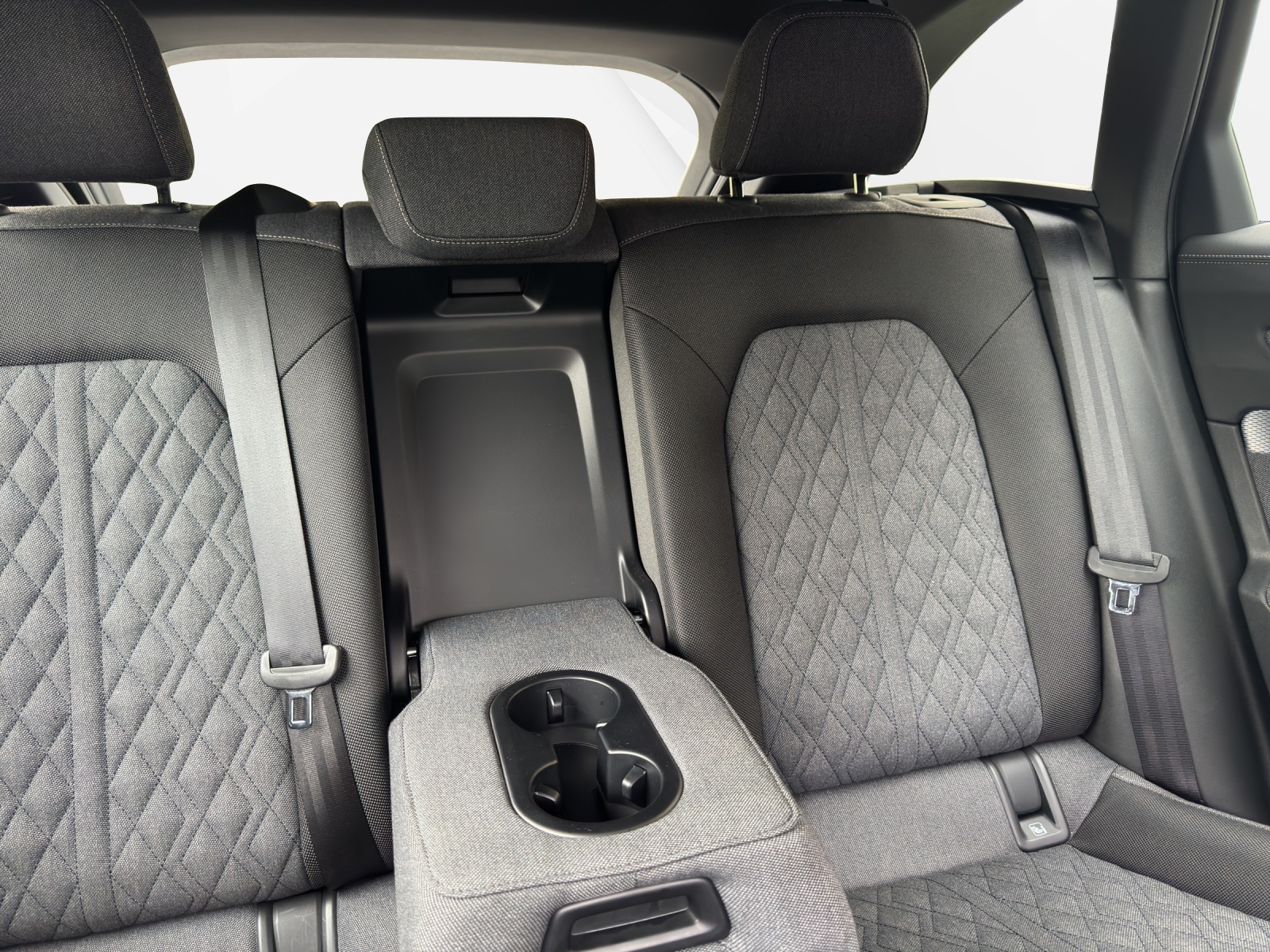 AUDI A6 Avant TDI quattro 150 kW S tronic-image-14