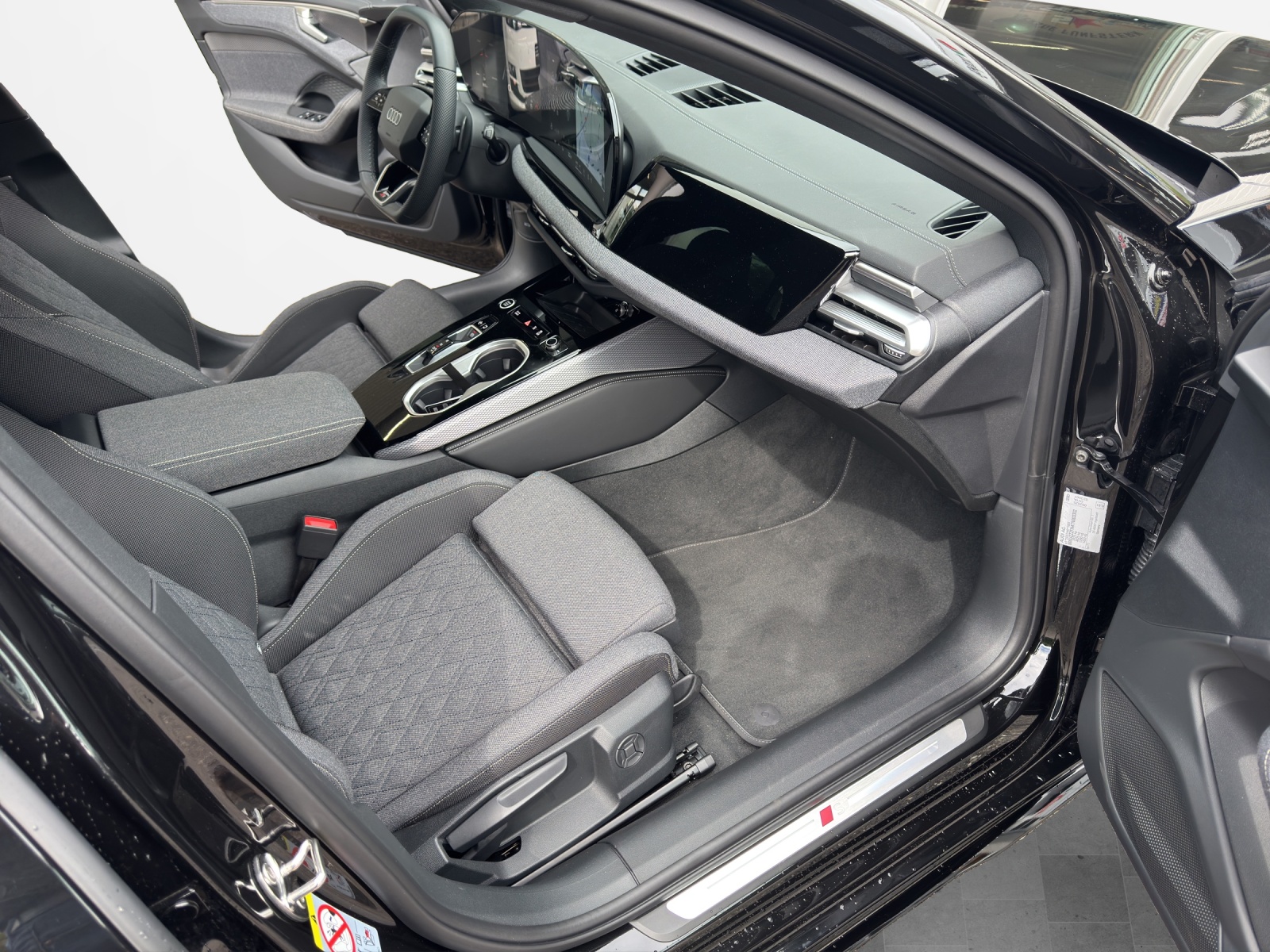 AUDI A6 Avant TDI quattro 150 kW S tronic-image-13