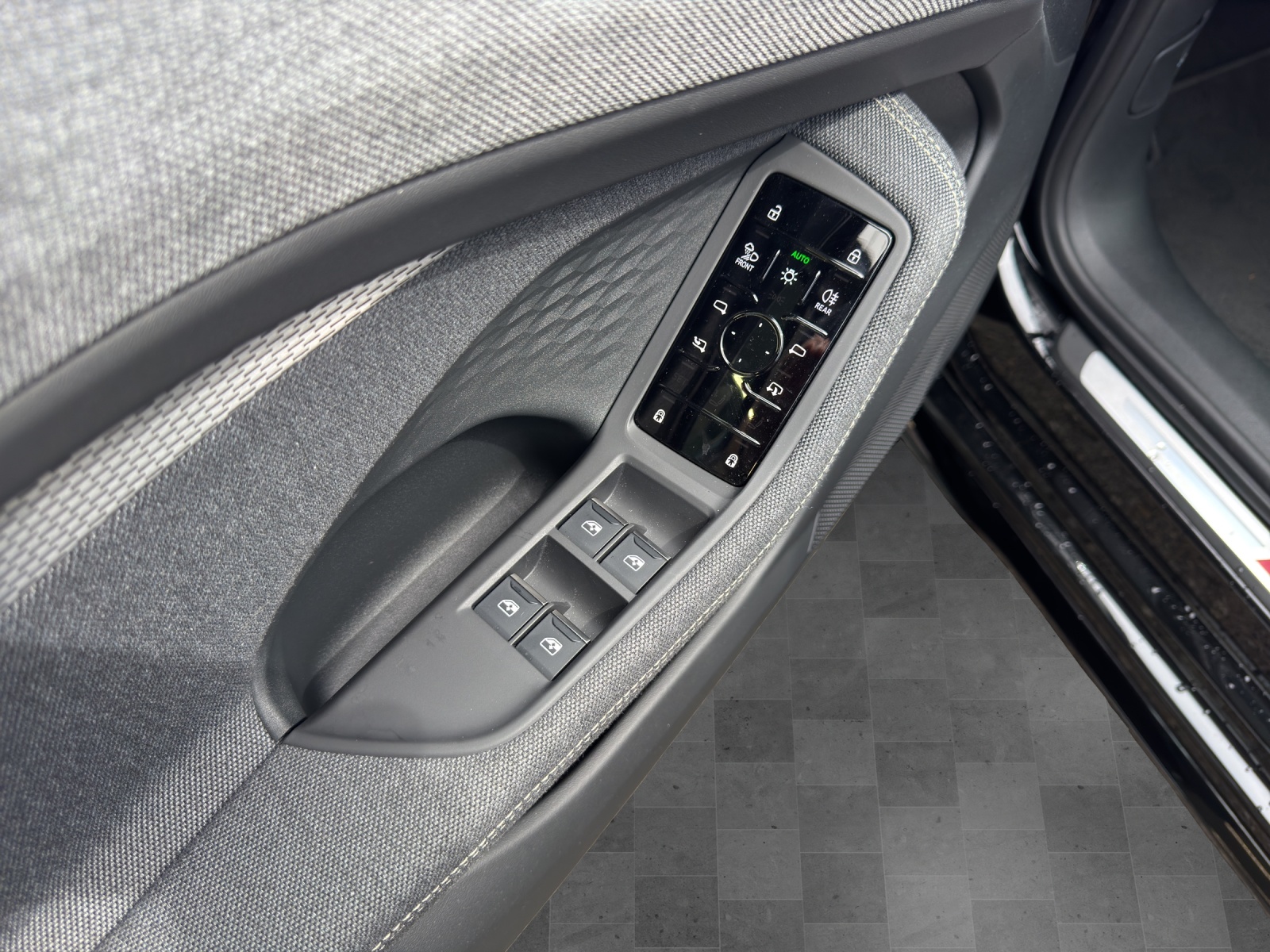 AUDI A6 Avant TDI quattro 150 kW S tronic-image-16