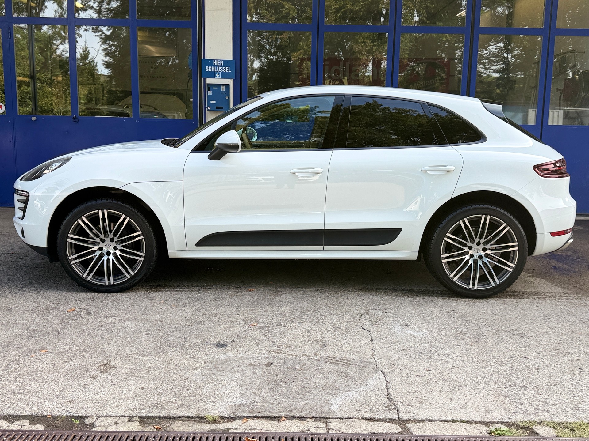 PORSCHE Macan PDK-image-1