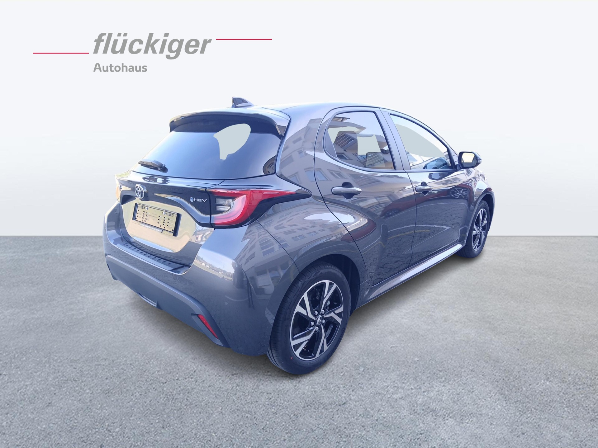 TOYOTA Yaris 1.5 VVT-i HSD Trend-image-4