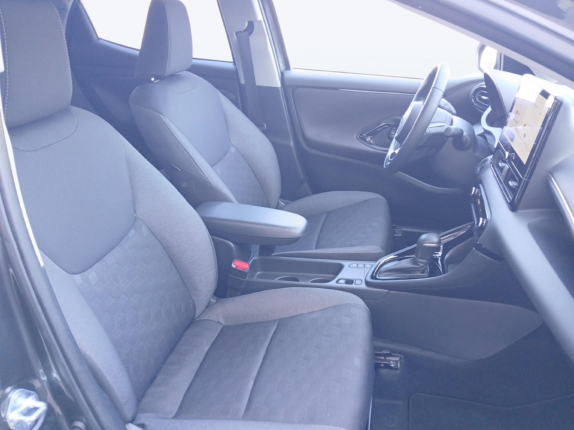 TOYOTA Yaris 1.5 VVT-i HSD Trend-image-8