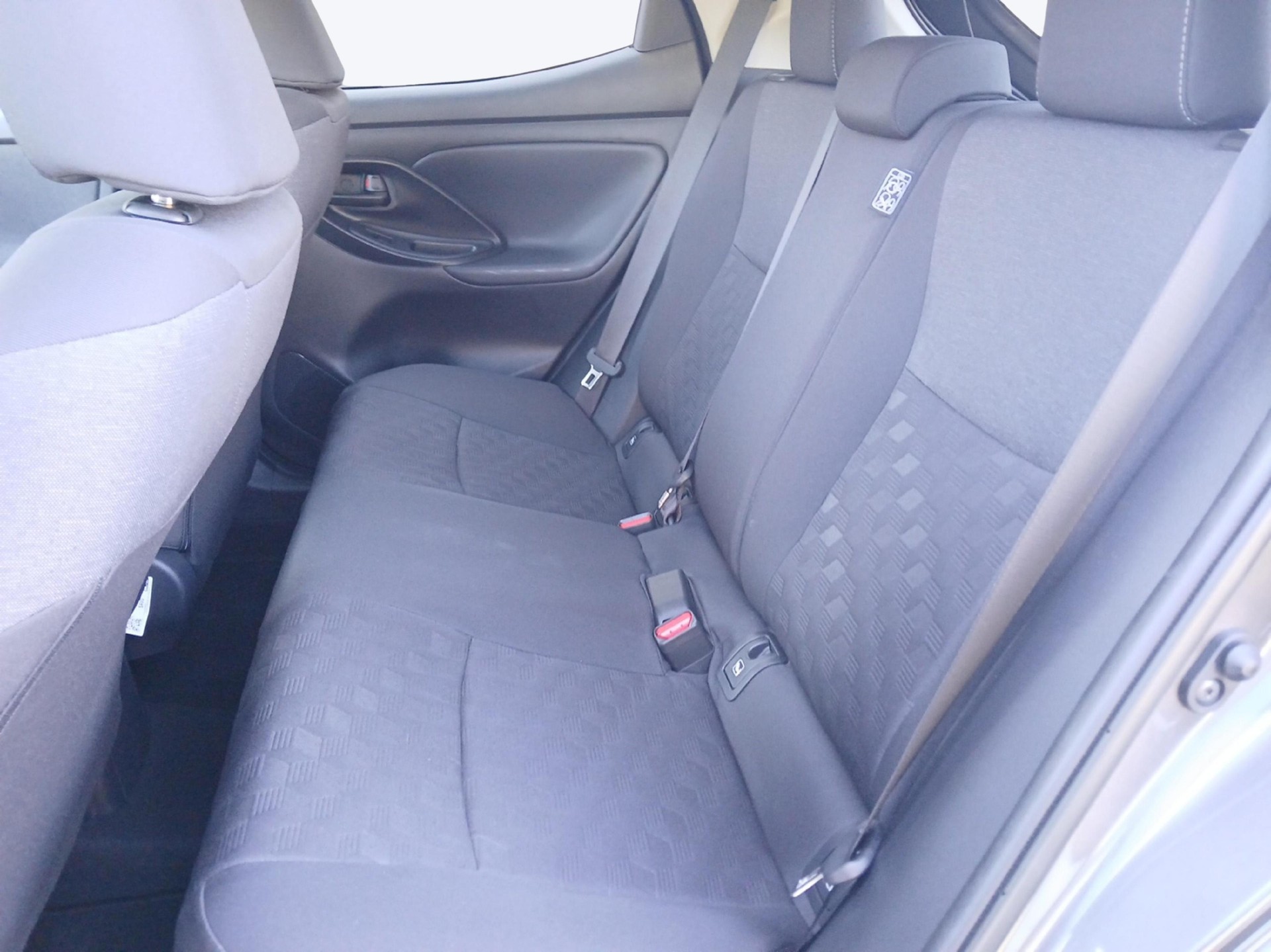 TOYOTA Yaris 1.5 VVT-i HSD Trend-image-9