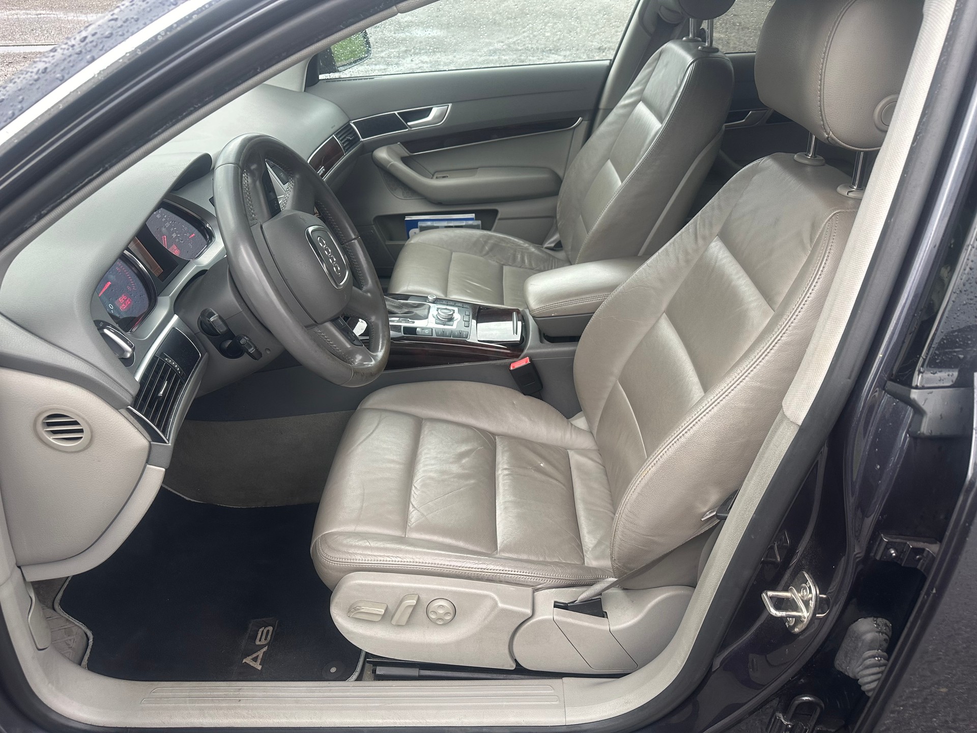 AUDI A6 Limousine 3.0 V6 TDI quattro-image-9