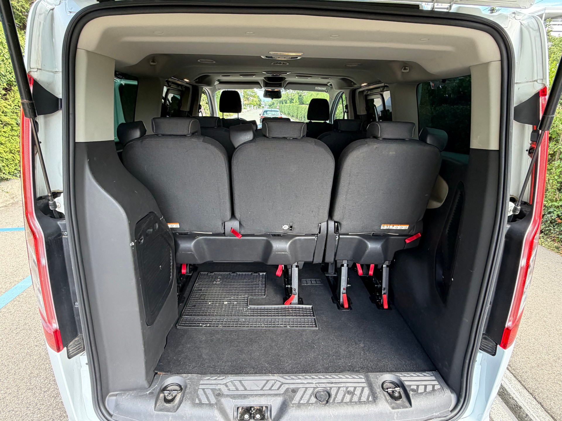FORD Tourneo Custom 300 L2H1 Trend-image-12