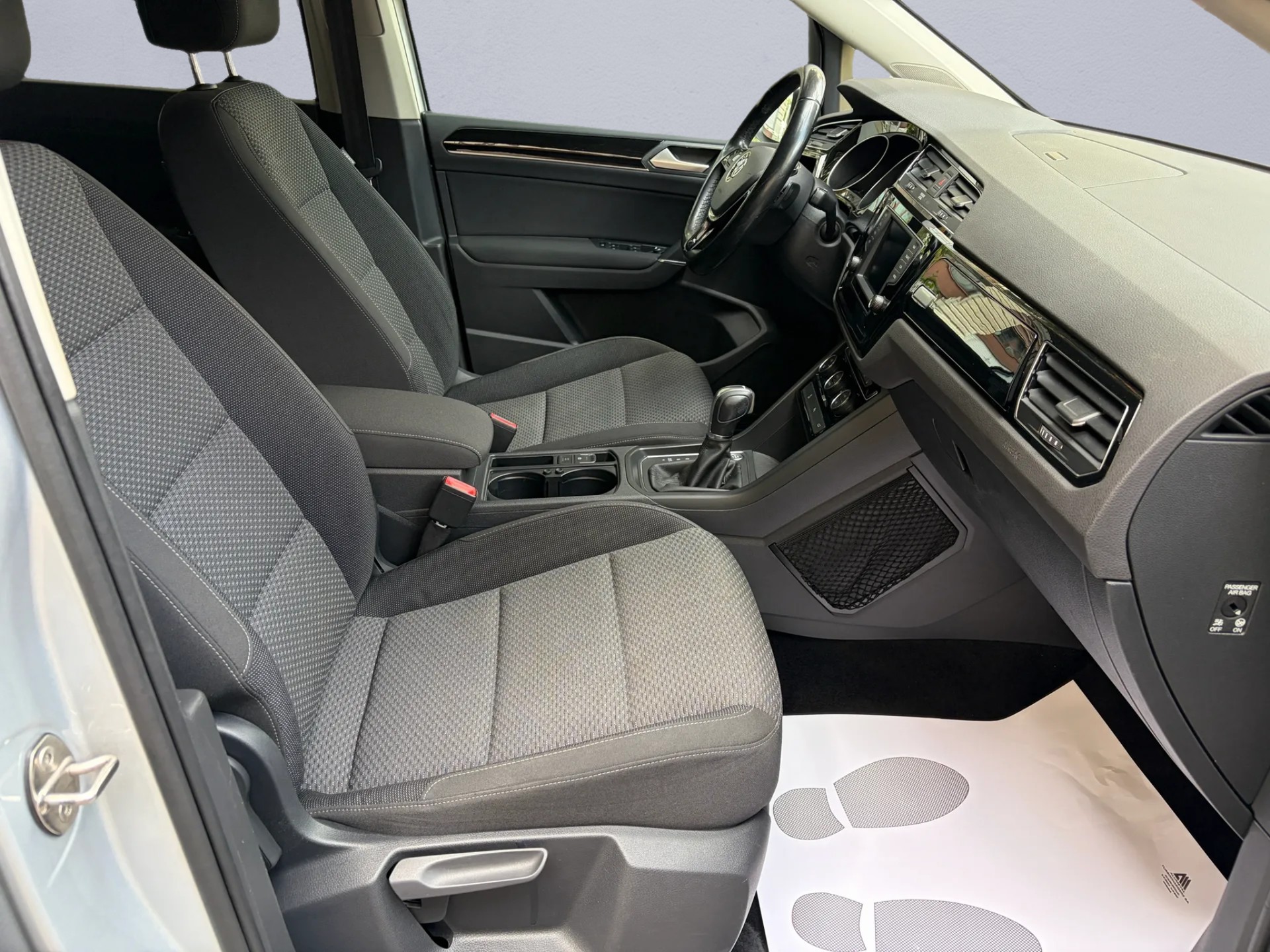 VW Touran 2.0 TDI BlueMotion Technology Comfortline DSG-image-9