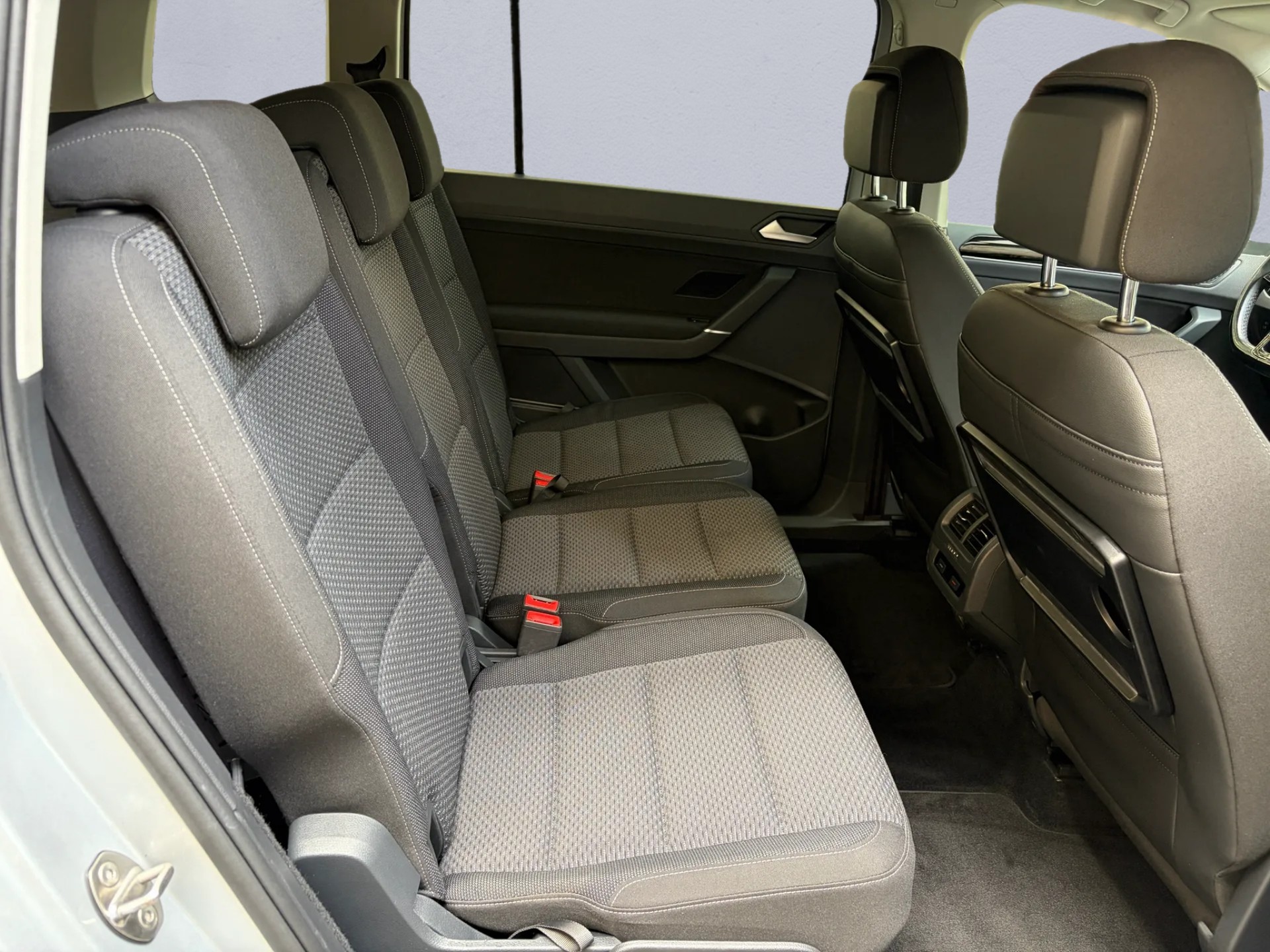 VW Touran 2.0 TDI BlueMotion Technology Comfortline DSG-image-11