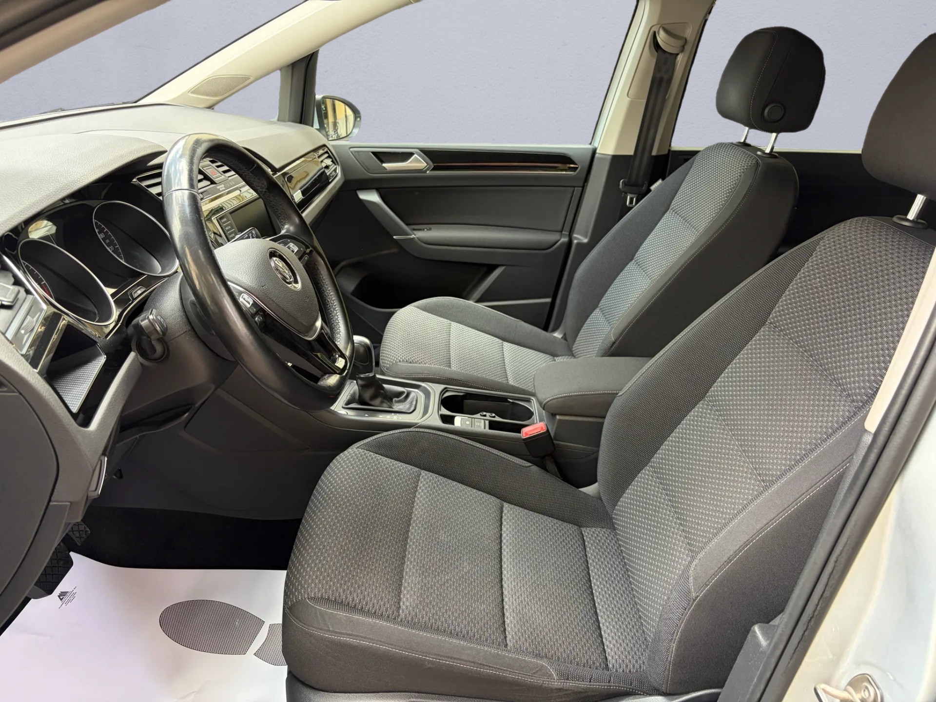 VW Touran 2.0 TDI BlueMotion Technology Comfortline DSG-image-8