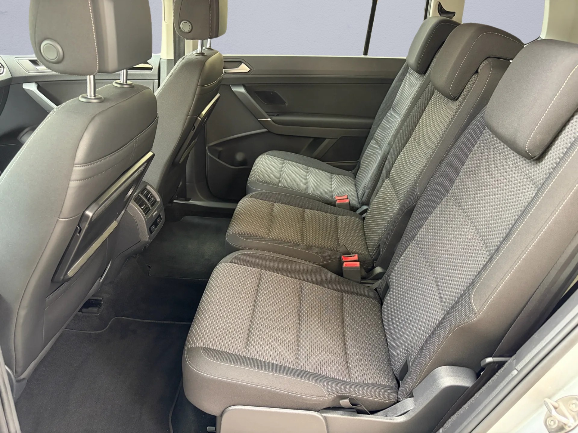 VW Touran 2.0 TDI BlueMotion Technology Comfortline DSG-image-10