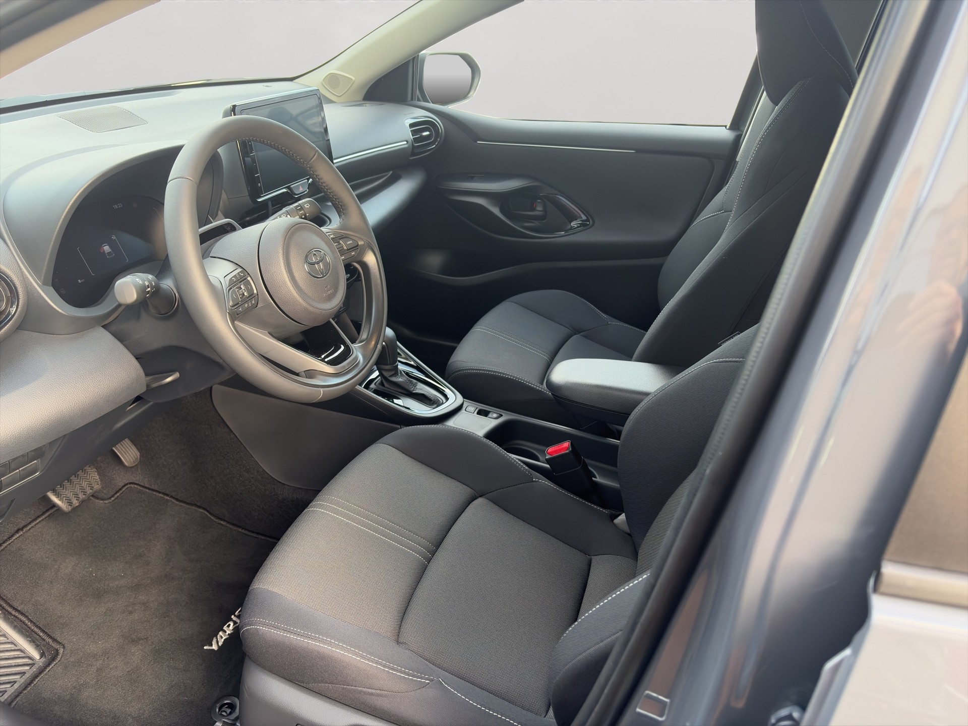 TOYOTA Yaris 1.5 Trend e-CVT-image-6