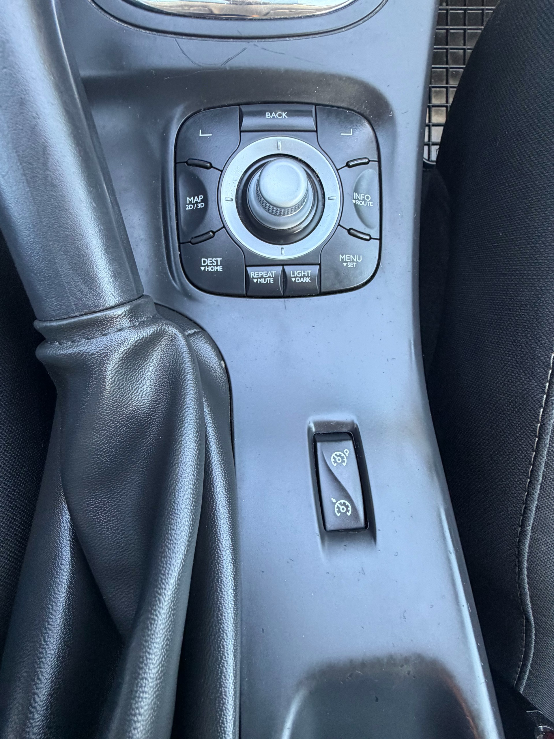 RENAULT Mégane Grandtour 1.5 dCi Limited EDC-image-13