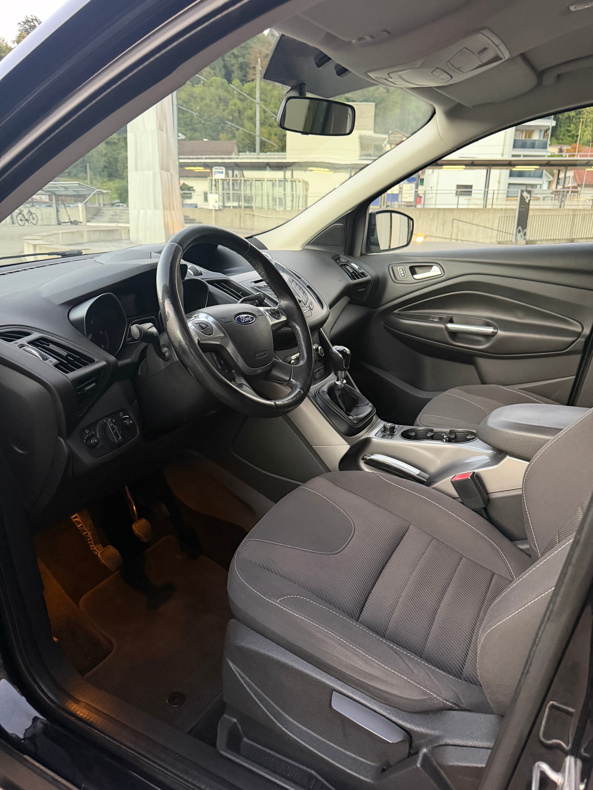 FORD Kuga 2.0 TDCi Carving 4WD-image-12