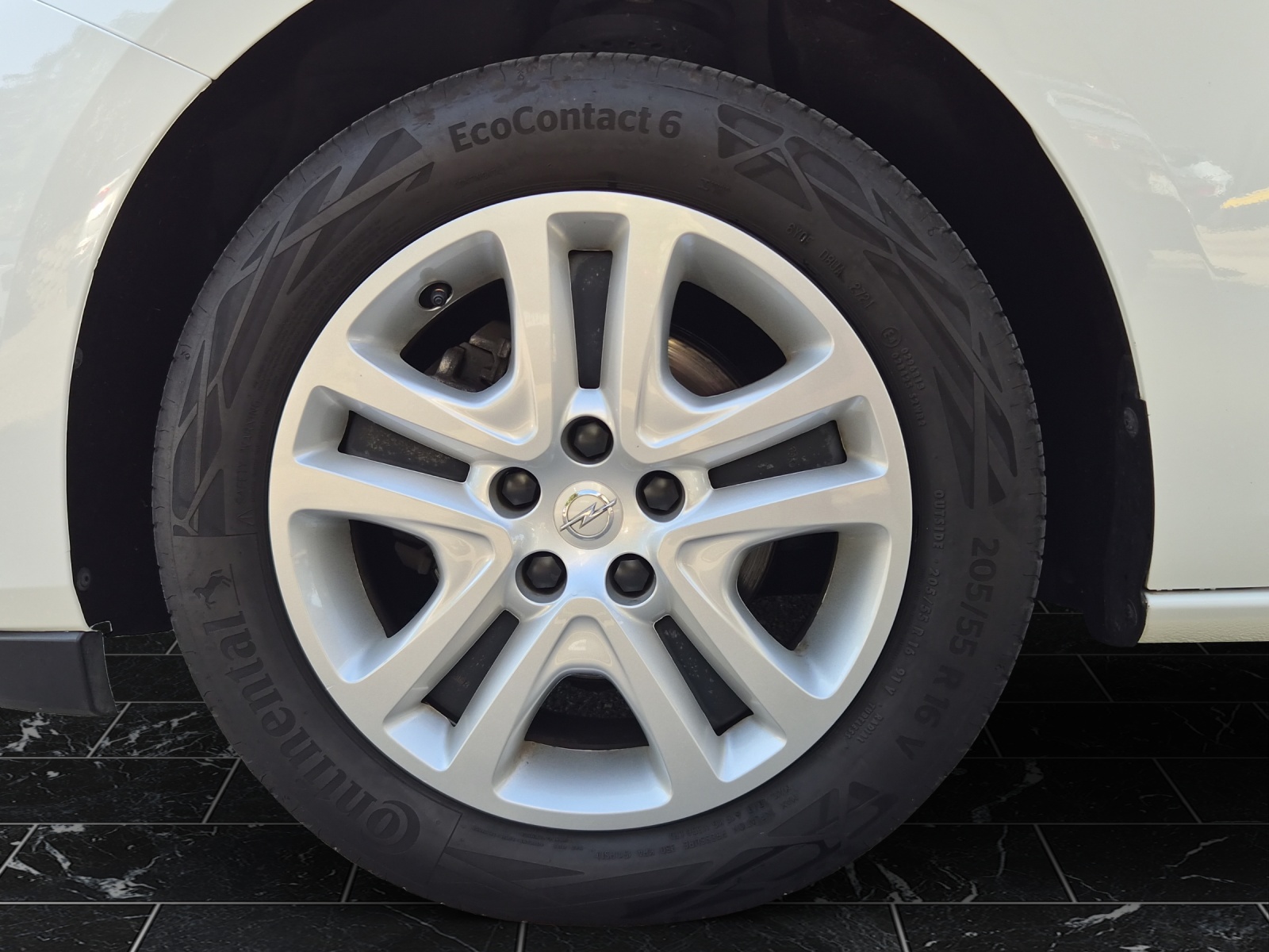 OPEL Astra Sports Tourer 1.4 T Edition S/S-image-10